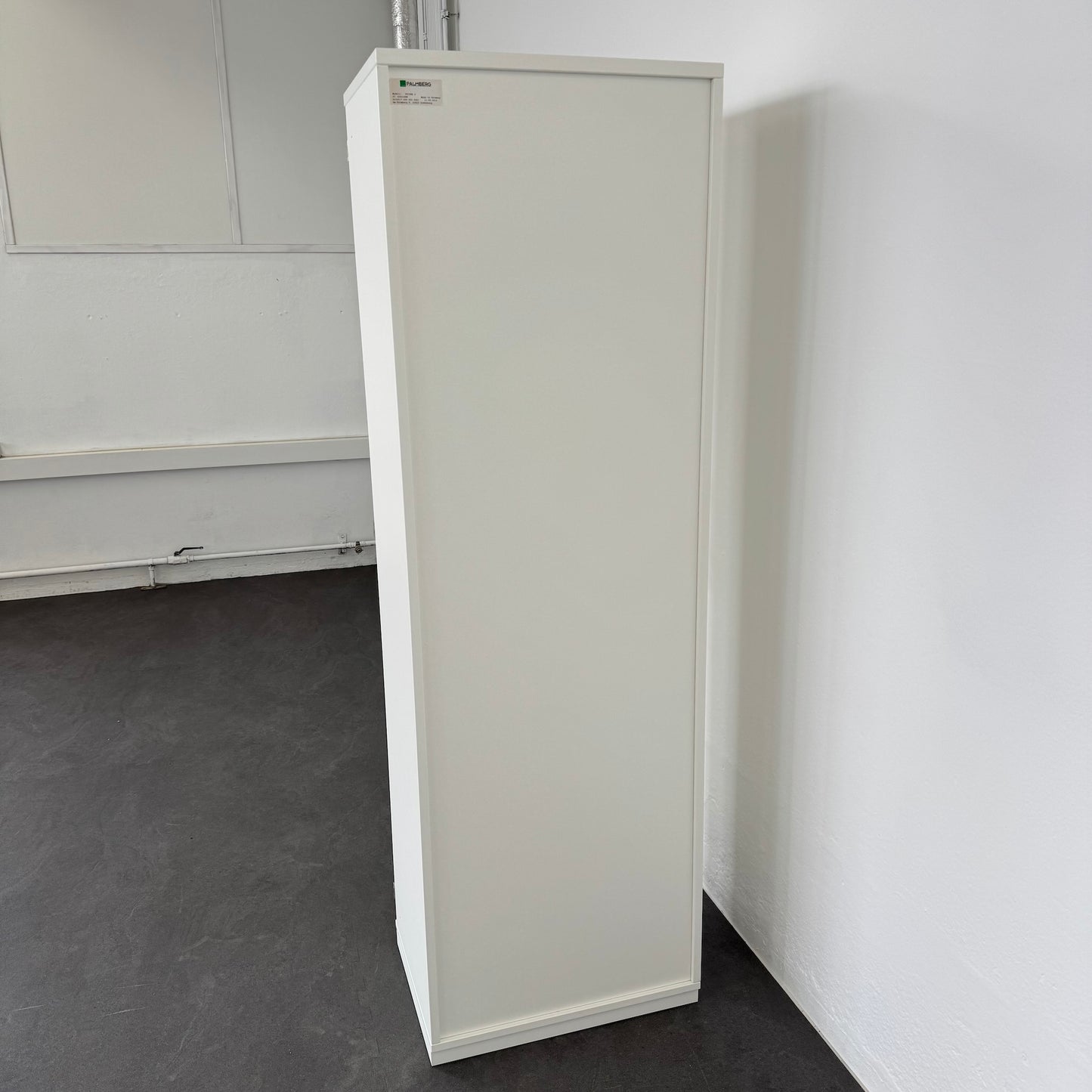 Palmberg Prisma 2 Garderobenschrank von hinten