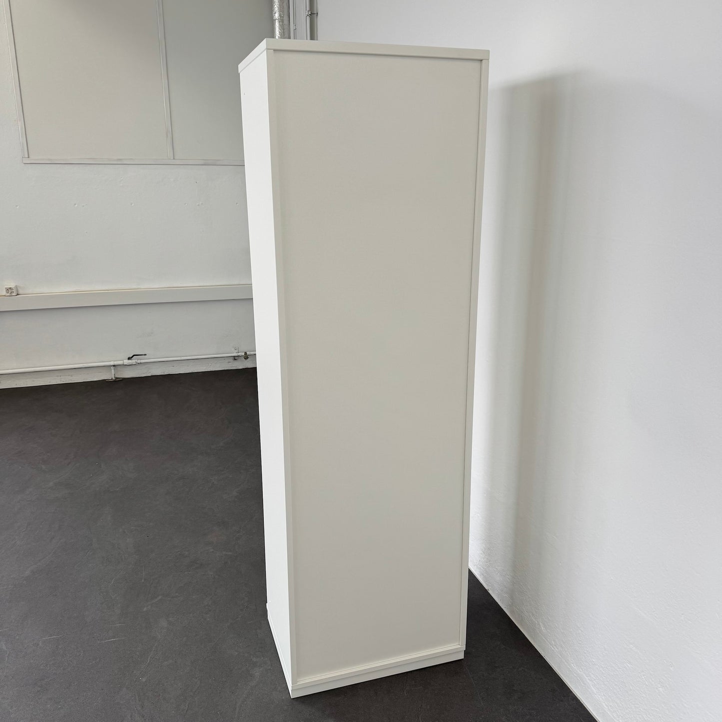 Palmberg Prisma 2 Garderobenschrank von hinten