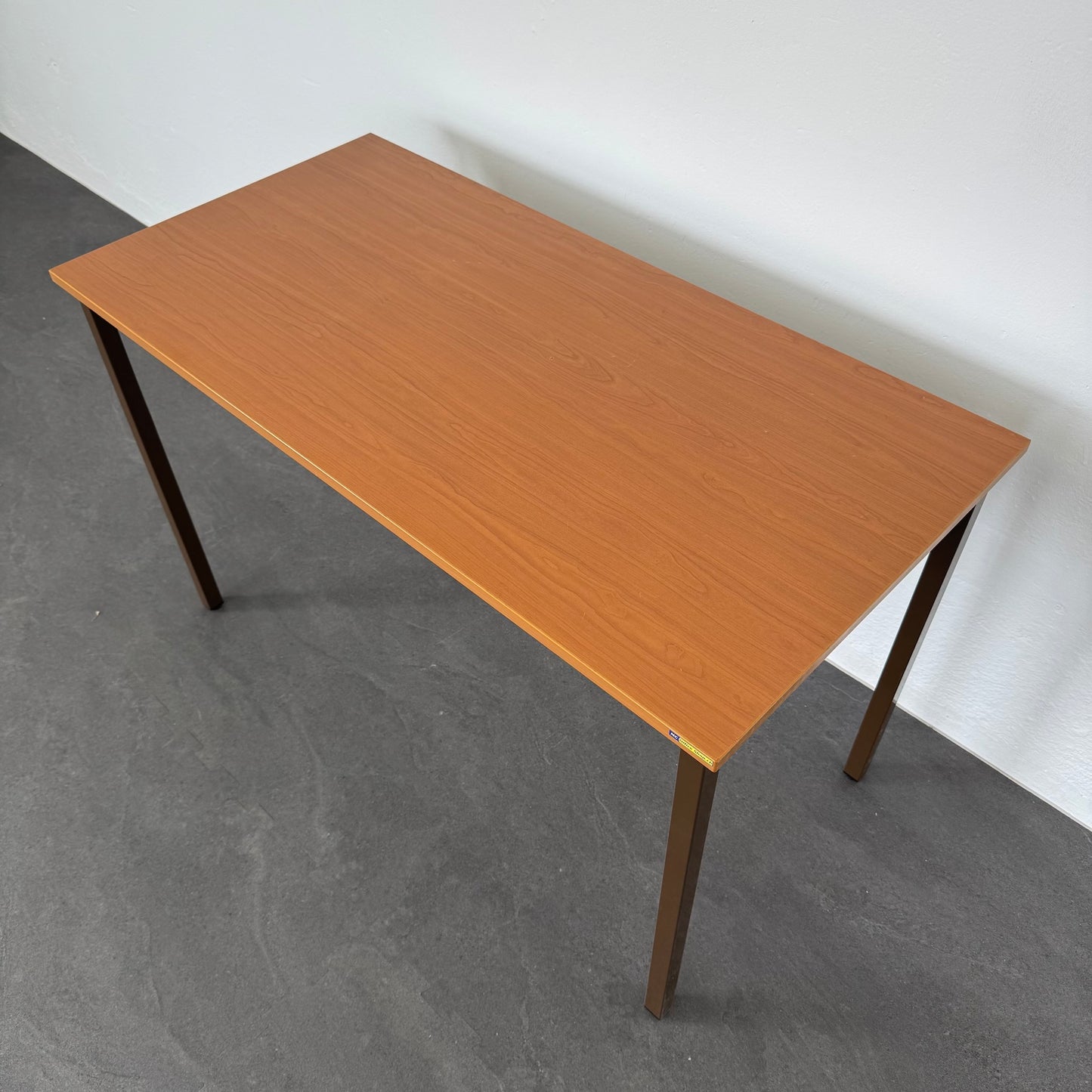 Büro Fürrer Basic Beistelltisch mit fixer Höhe von 740mm