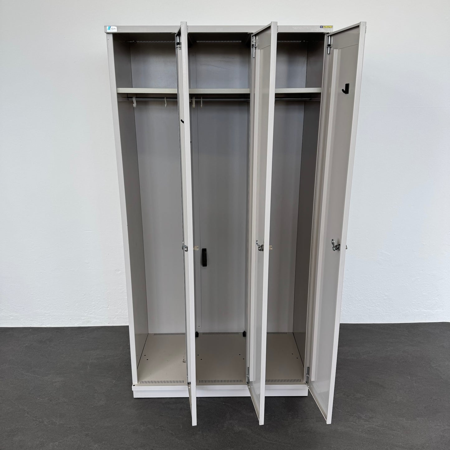 Lista Classic Garderobenschrank mit allen Abteilen offen