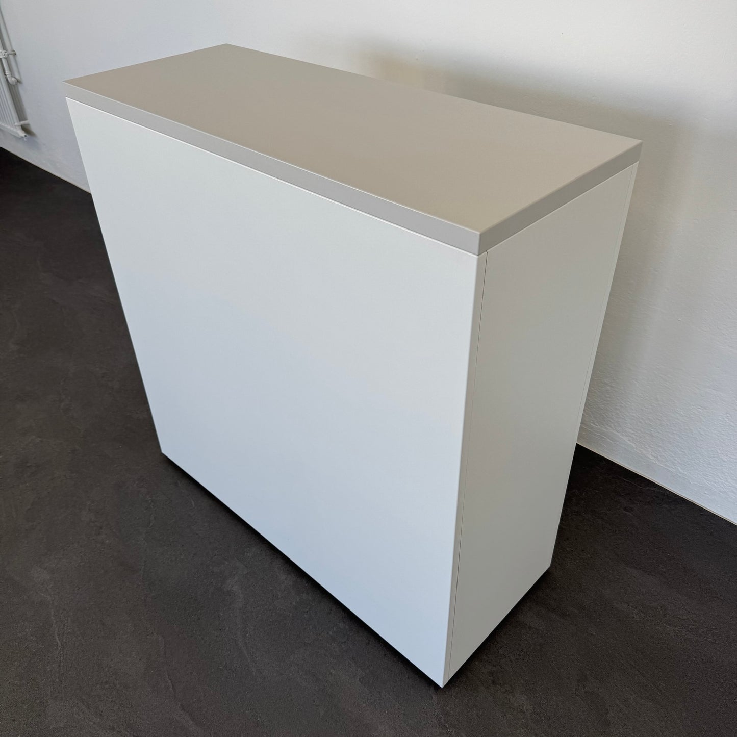 Lista Office D1 Apothekerschrank Ansicht von hinten