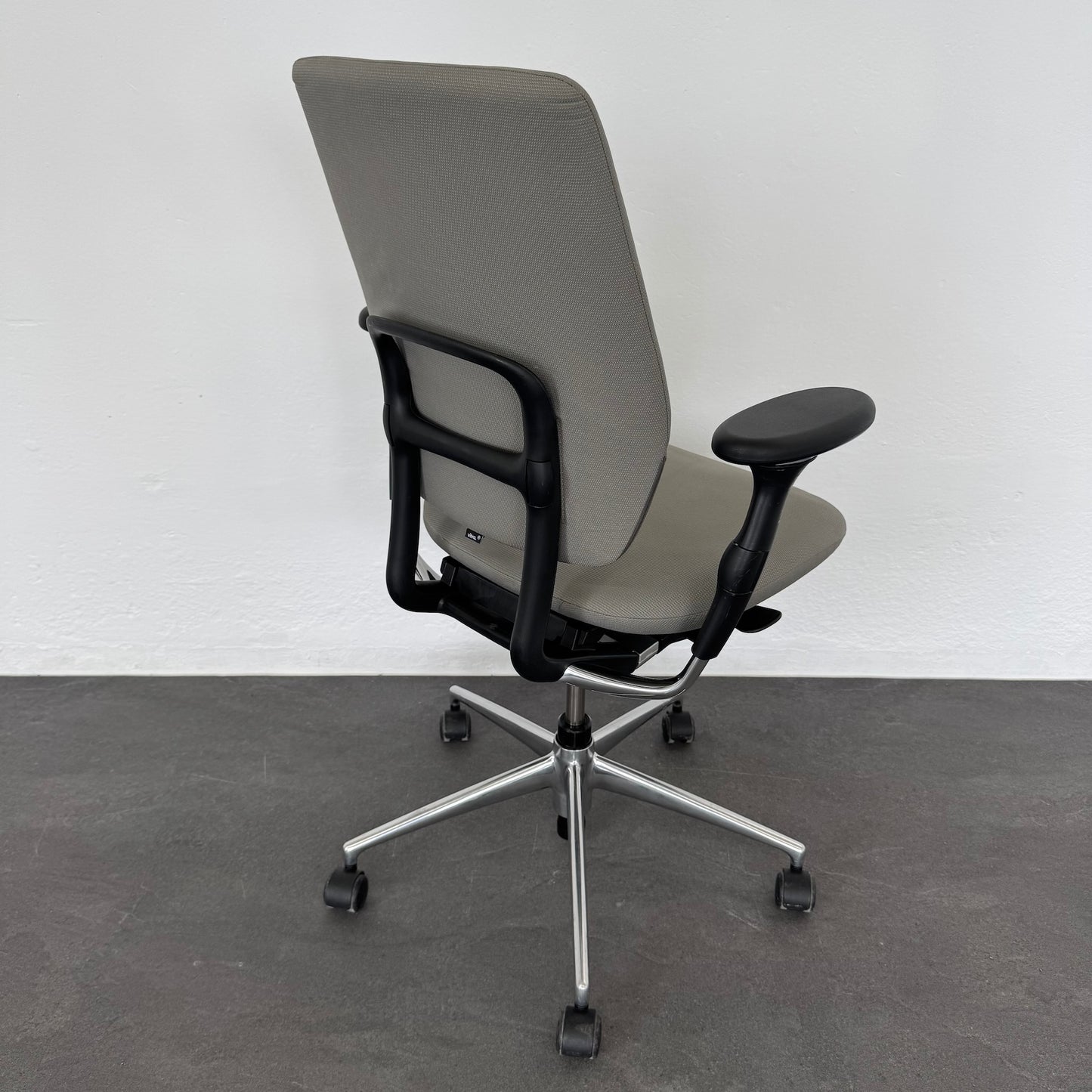 Vitra Oson Chair Bürodrehstuhl mit Rückenlehne