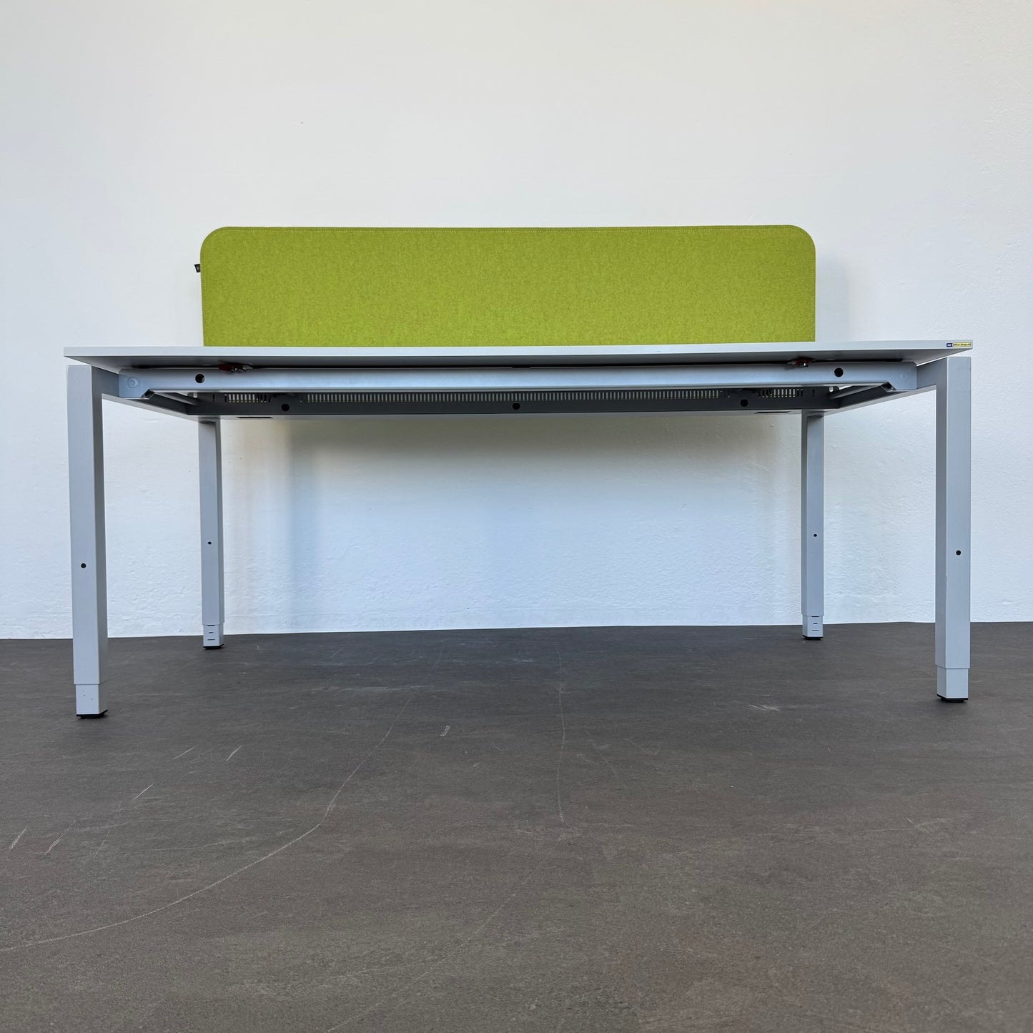 Ergodata Line Desk Schreibtisch Ansicht von unten