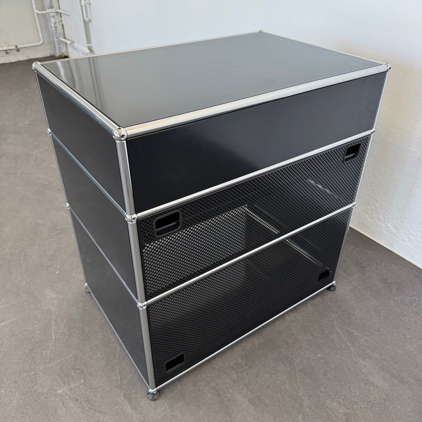 USM Haller Classic Sideboard Ansicht von hinten
