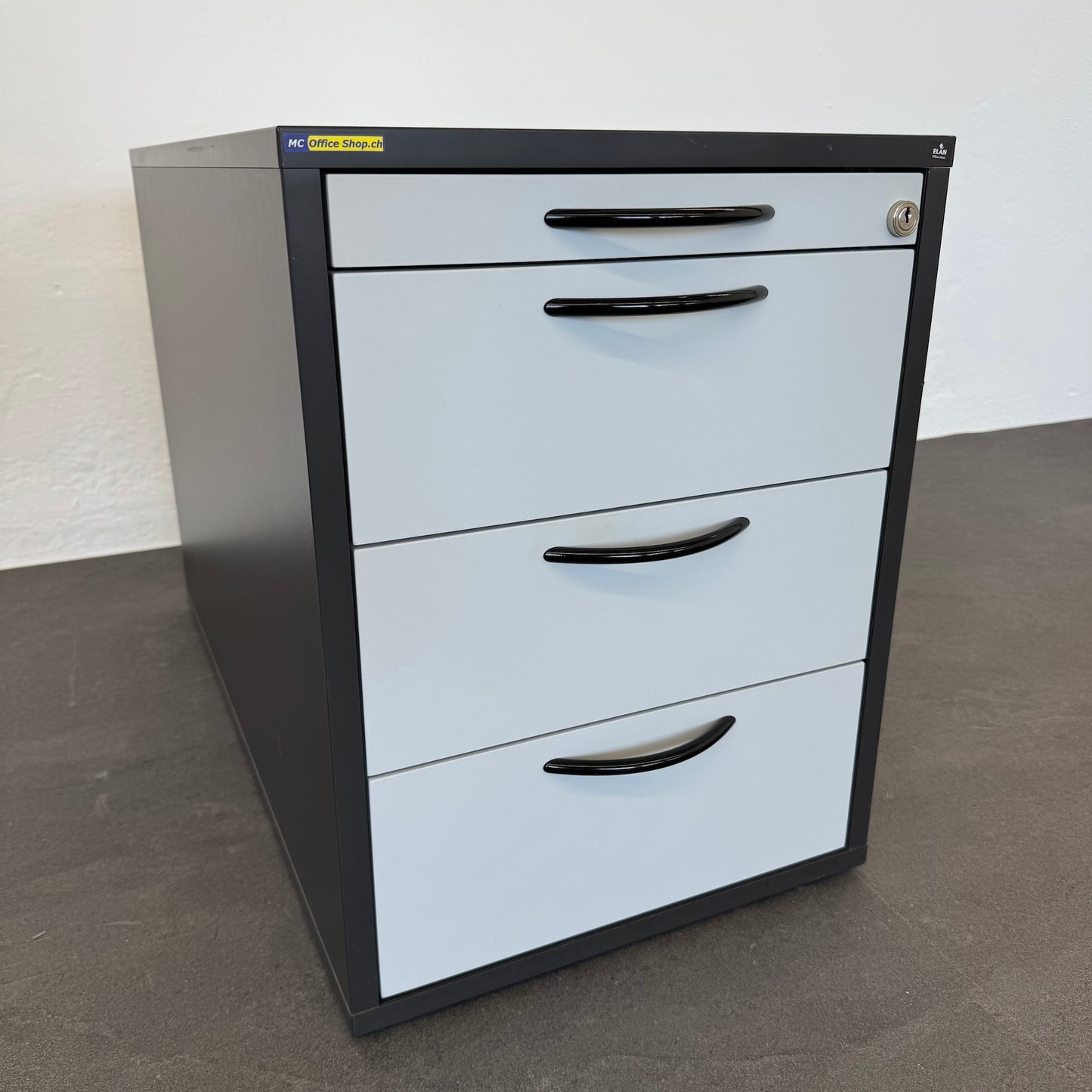 Elan Euroffice Unterstell-Korpus geschlossen