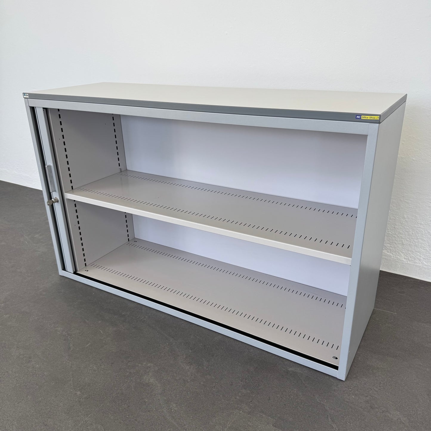 Lista Office Storage Lateralschrank mit Schlüssel