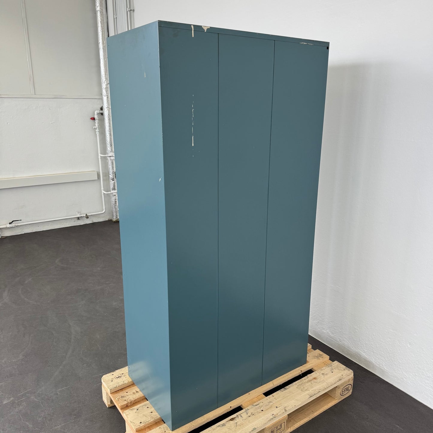 Ernst Schaer Classic Garderobenschrank Ansicht Rückwand