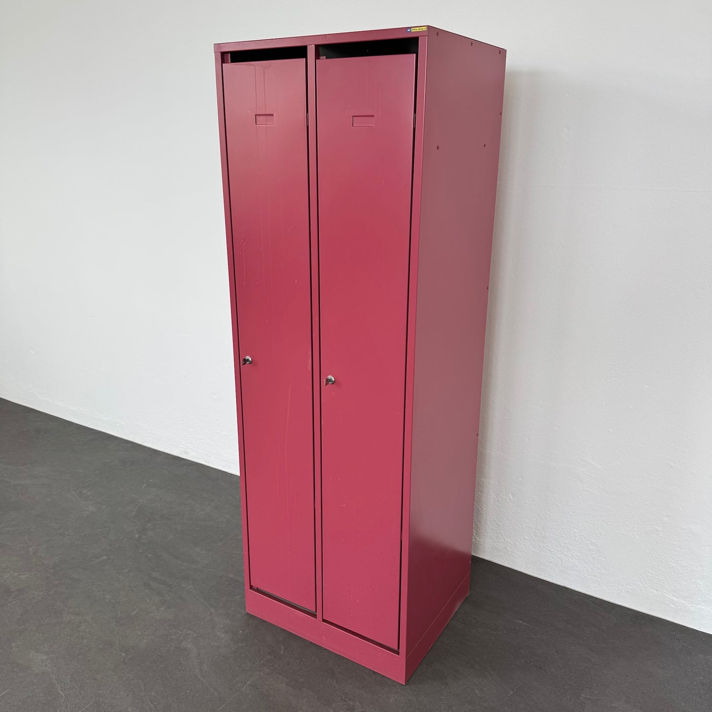 Lista Classic Garderobenschrank mit allen Abteilen offen von rechts