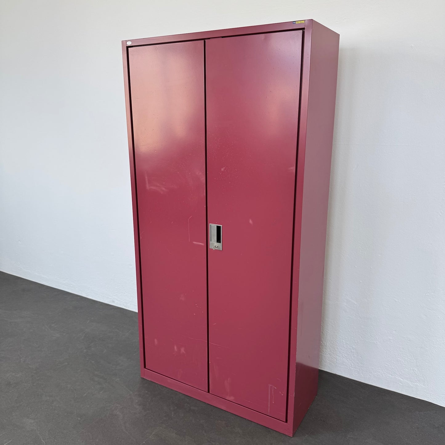 Lista Office Storage Flügeltür-Aktenschrank geschlossen von rechts