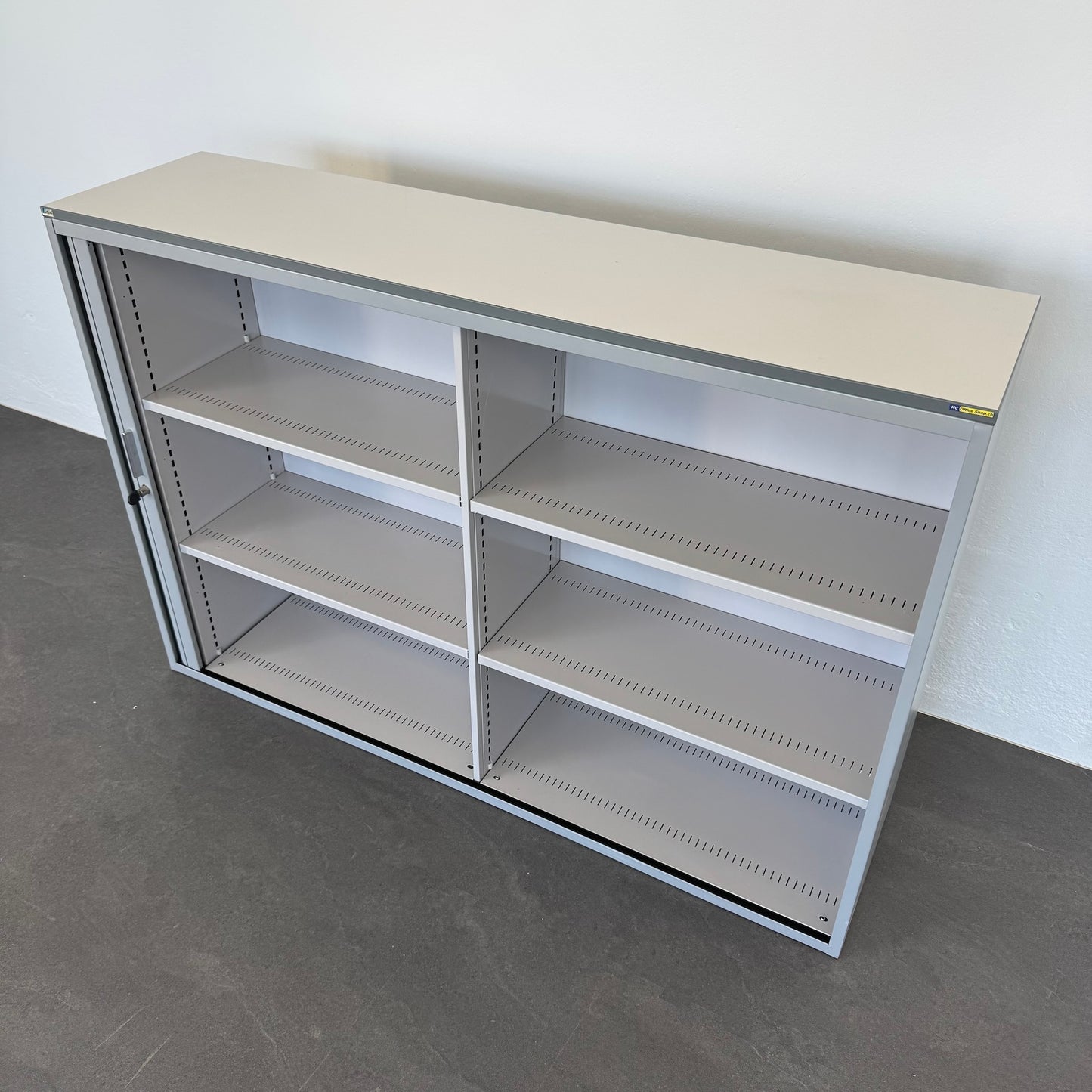 Lista Office Storage Lateralschrank mit Schlüssel