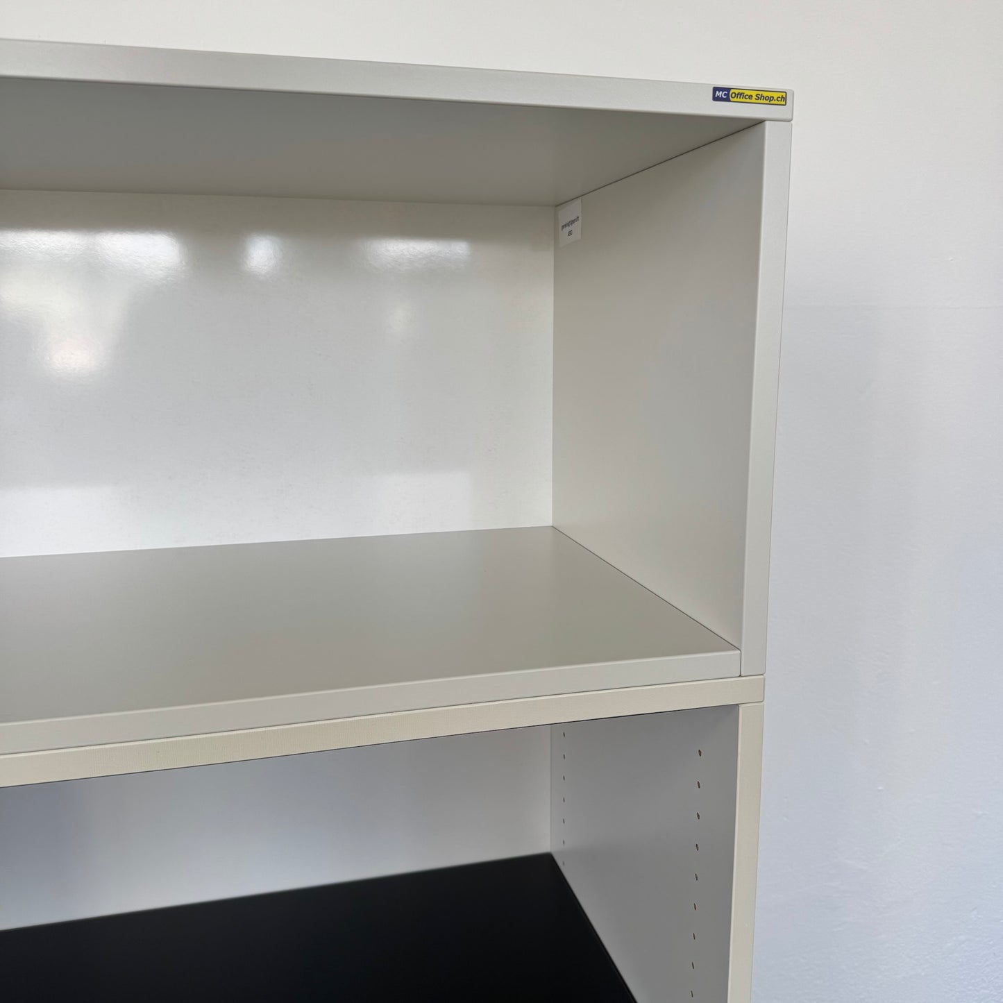 Steelcase Share It Lateralschrank Detailfoto Fachboden