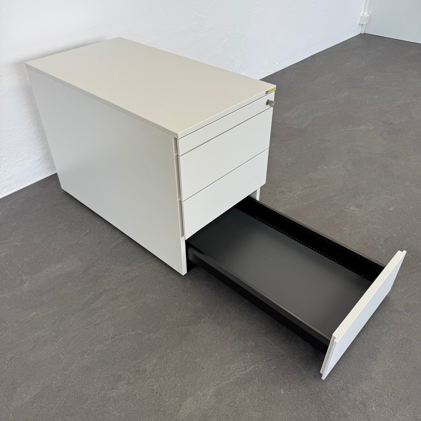 Steelcase IMPLICIT Roll-Korpus mit Schublade unten offen