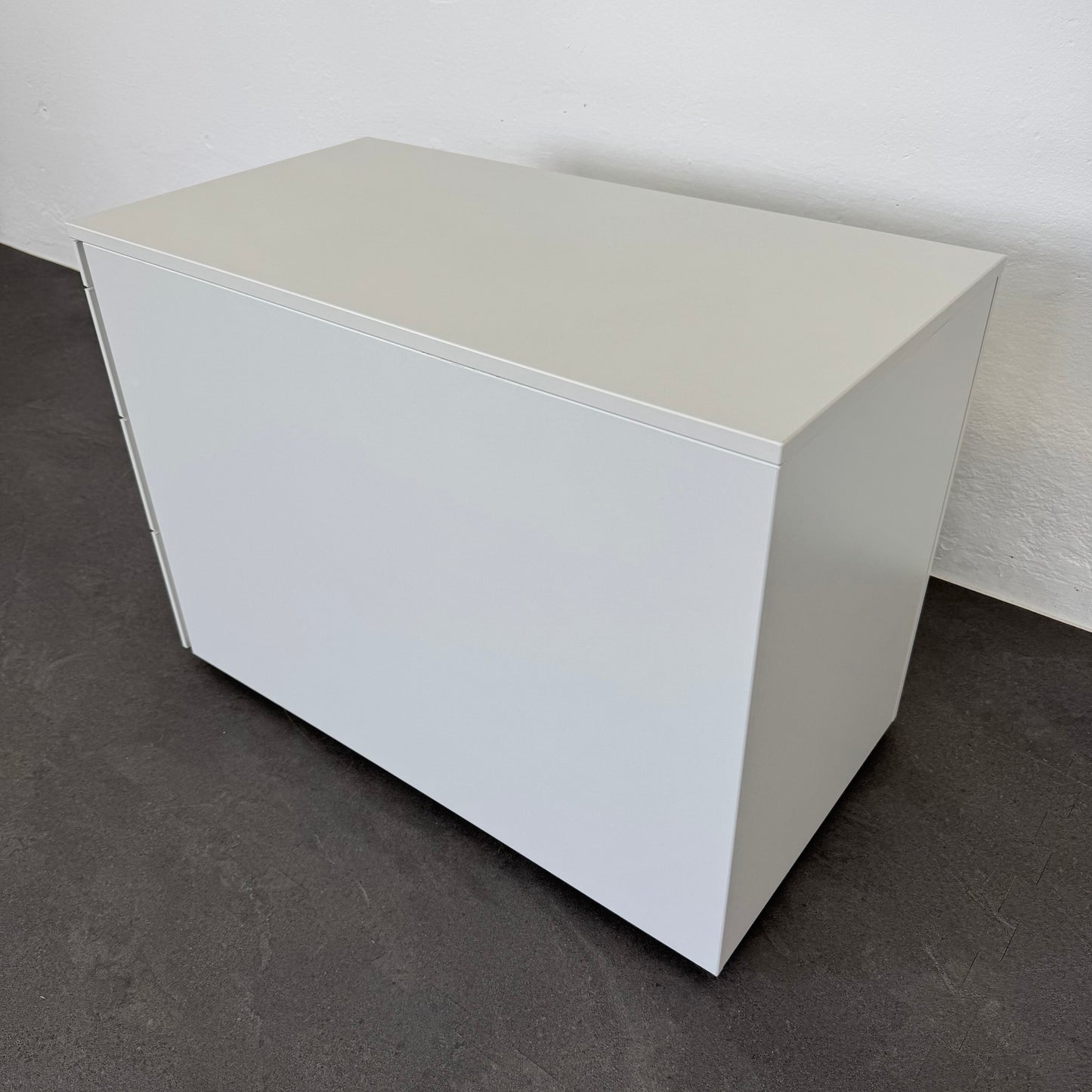 Steelcase IMPLICIT Roll-Korpus Ansicht von der Seite