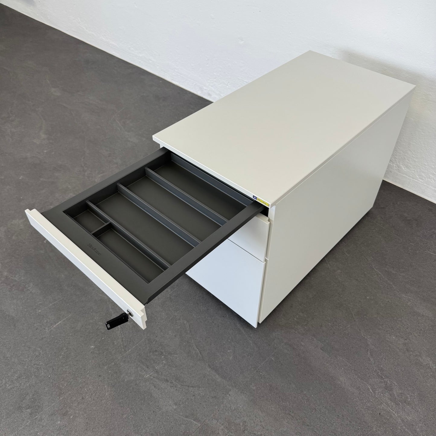 Steelcase IMPLICIT Roll-Korpus mit Materialschale offen
