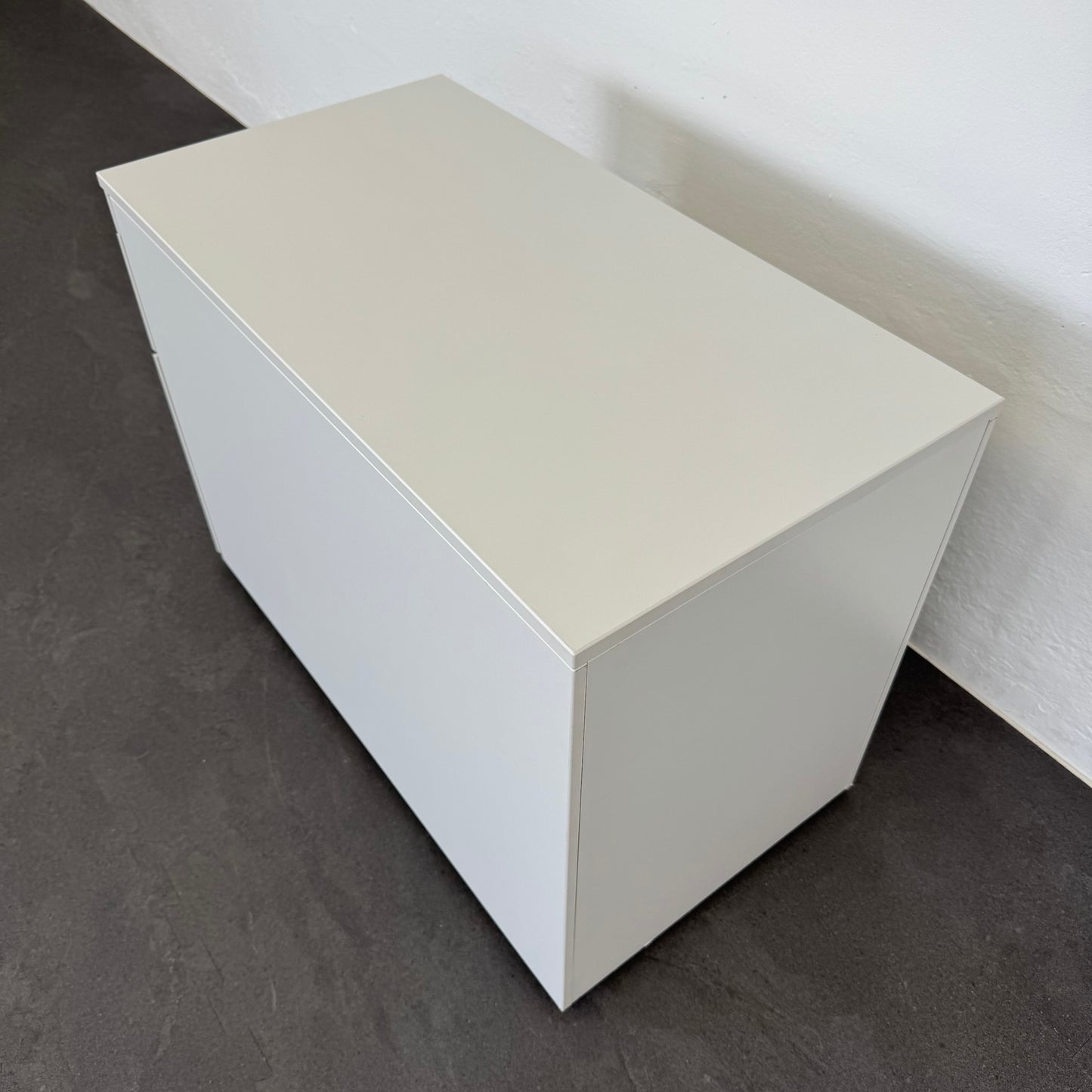 Steelcase IMPLICIT Roll-Korpus Ansicht von hinten