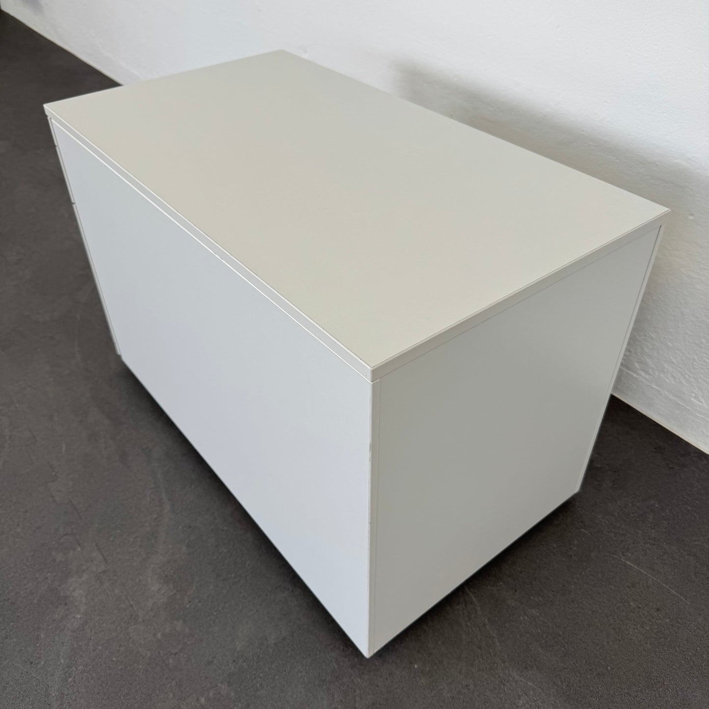 Steelcase IMPLICIT Roll-Korpus Ansicht von hinten