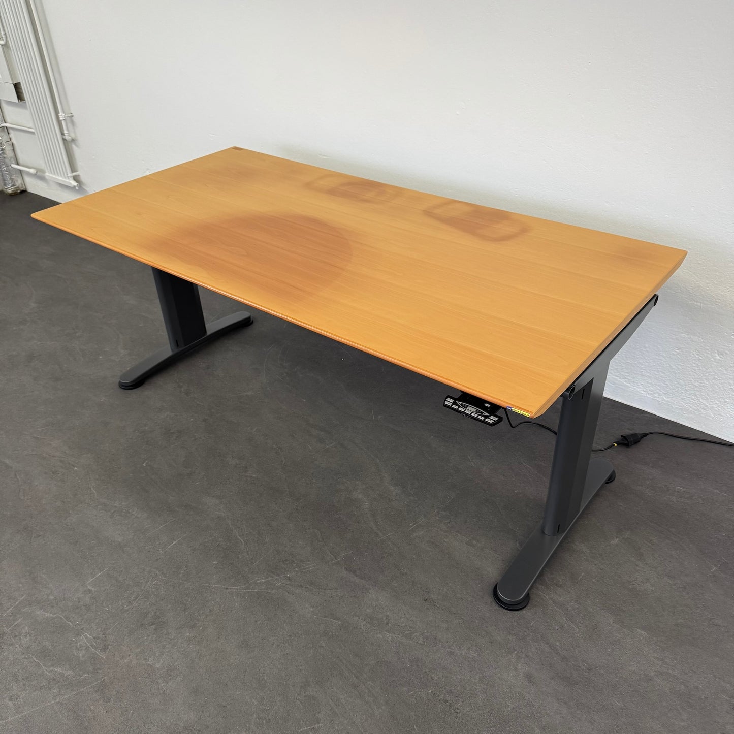 Ergodata System Desk Sitz-Steh Schreibtisch ganz unten