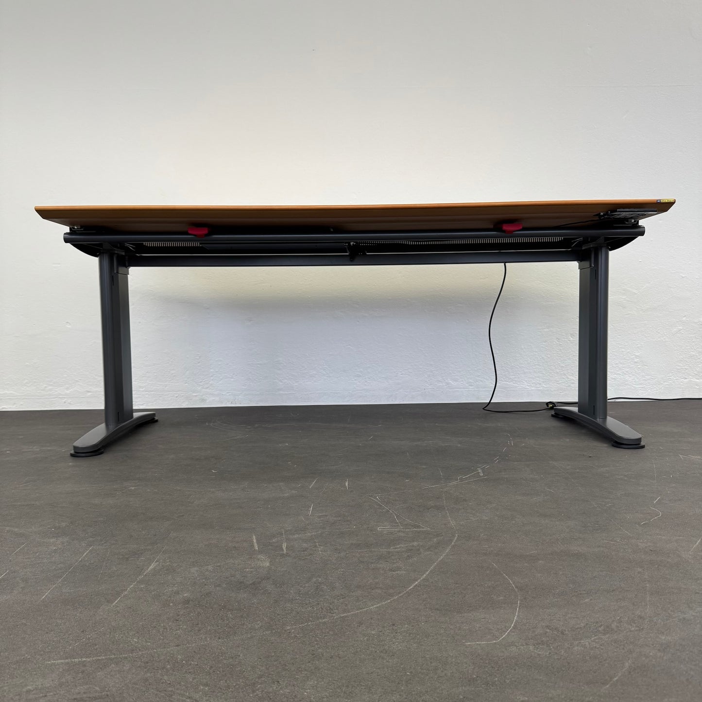 Ergodata System Desk Sitz-Steh Schreibtisch von unten