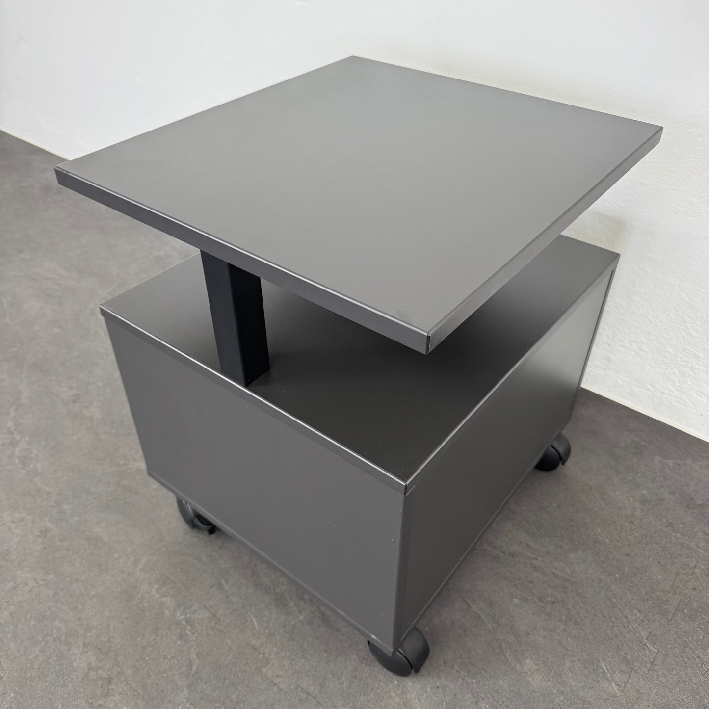 New City Flügeltür-Drucker-Caddy mit einer Höhe von 670mm