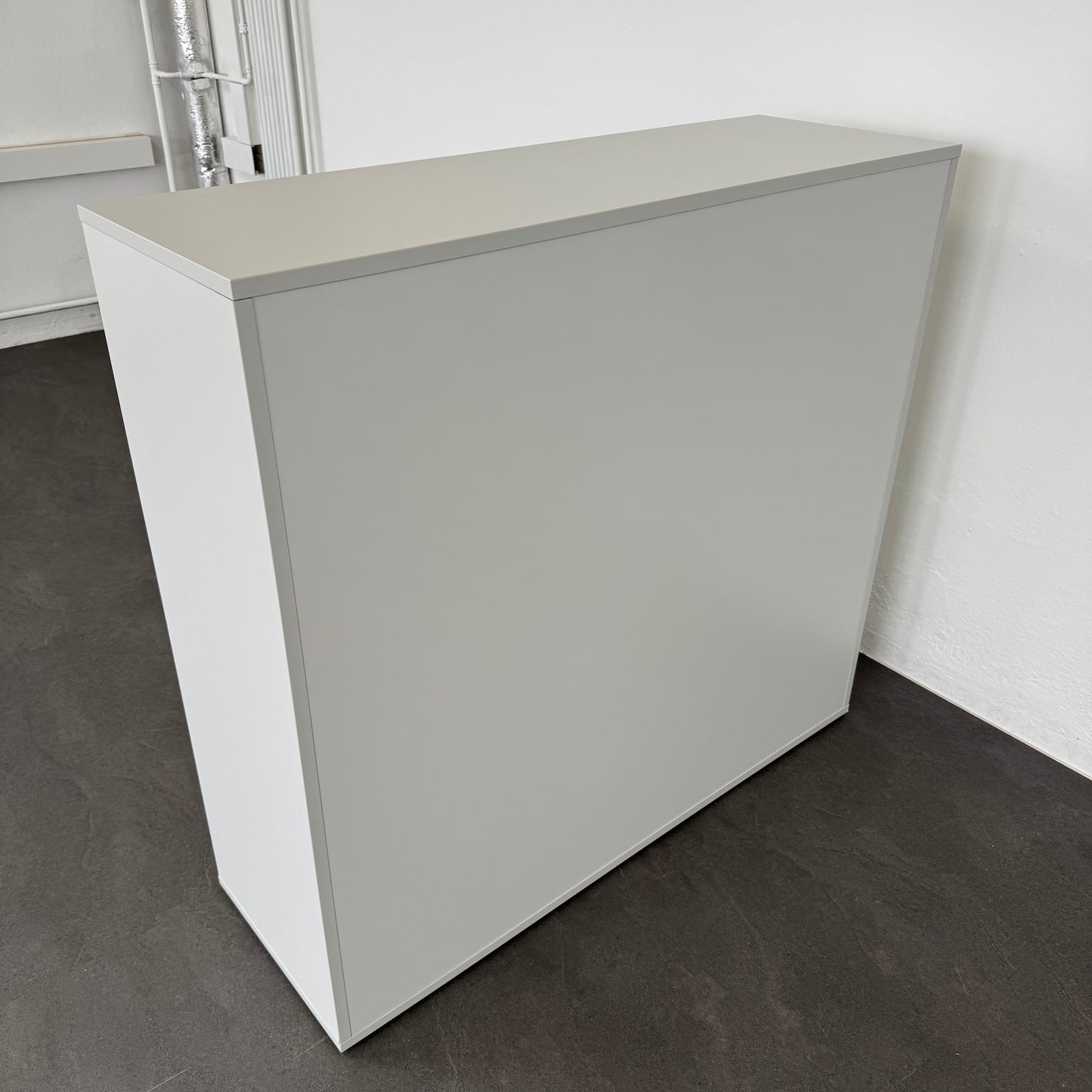 Ergodata V-Max Lateralschrank Ansicht von hinten
