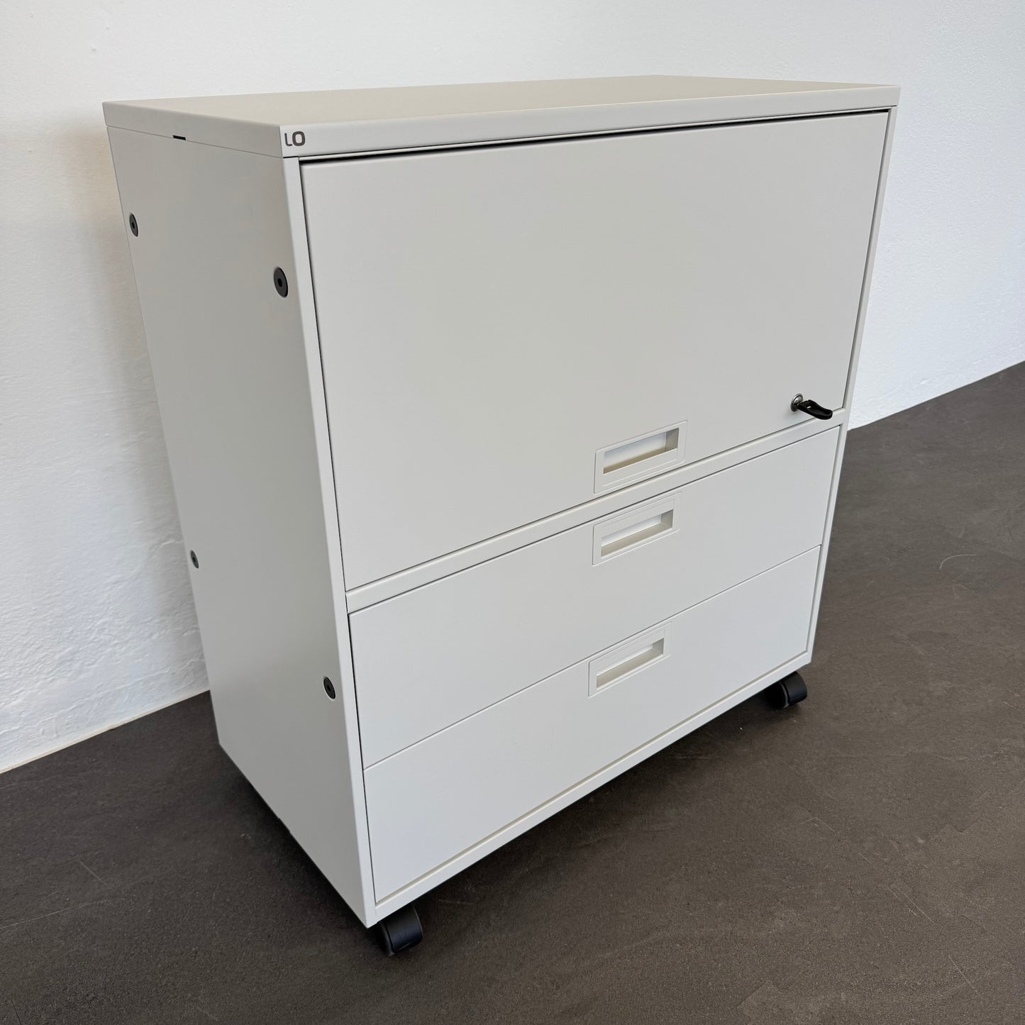 Lista Office Qub Sideboard auf Rollen 800mm breit