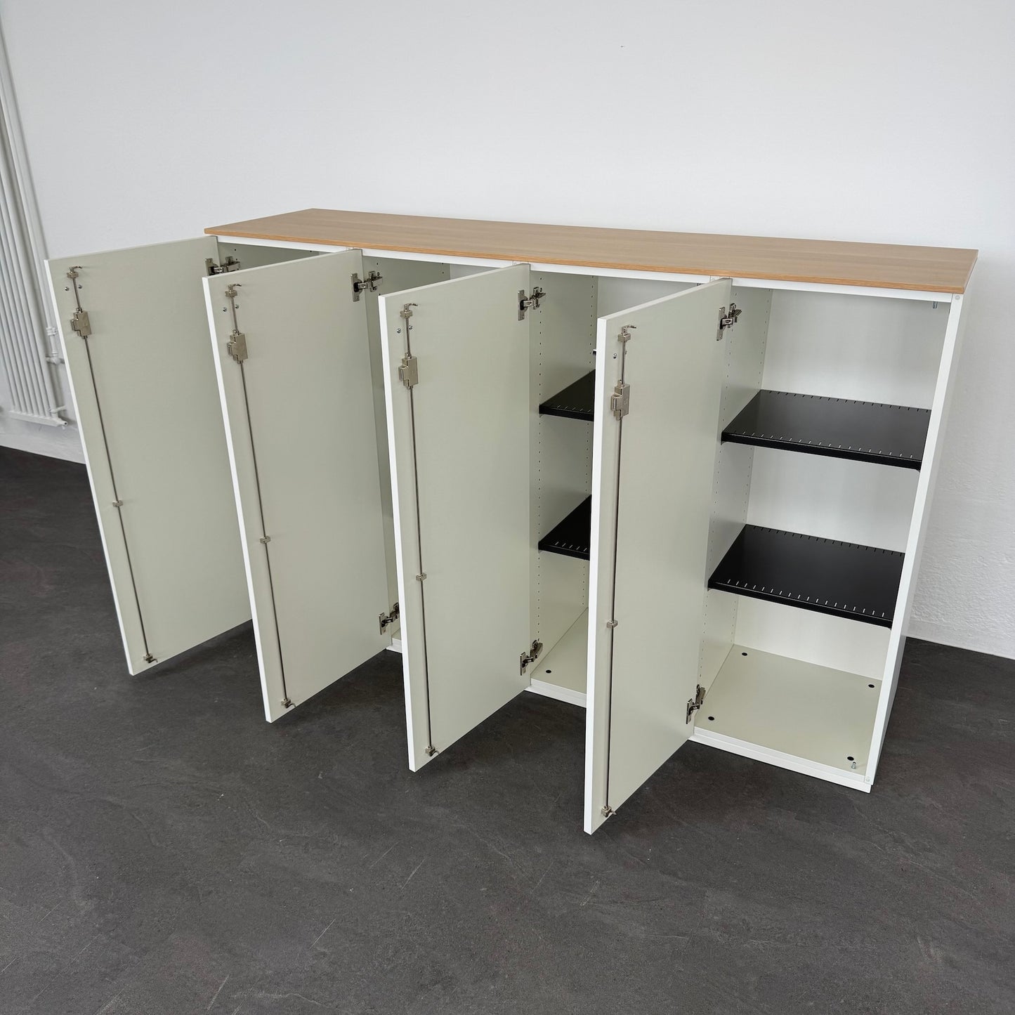 König + Neurath ACTA Classic Flügeltür-Aktenschrank alle Türen offen
