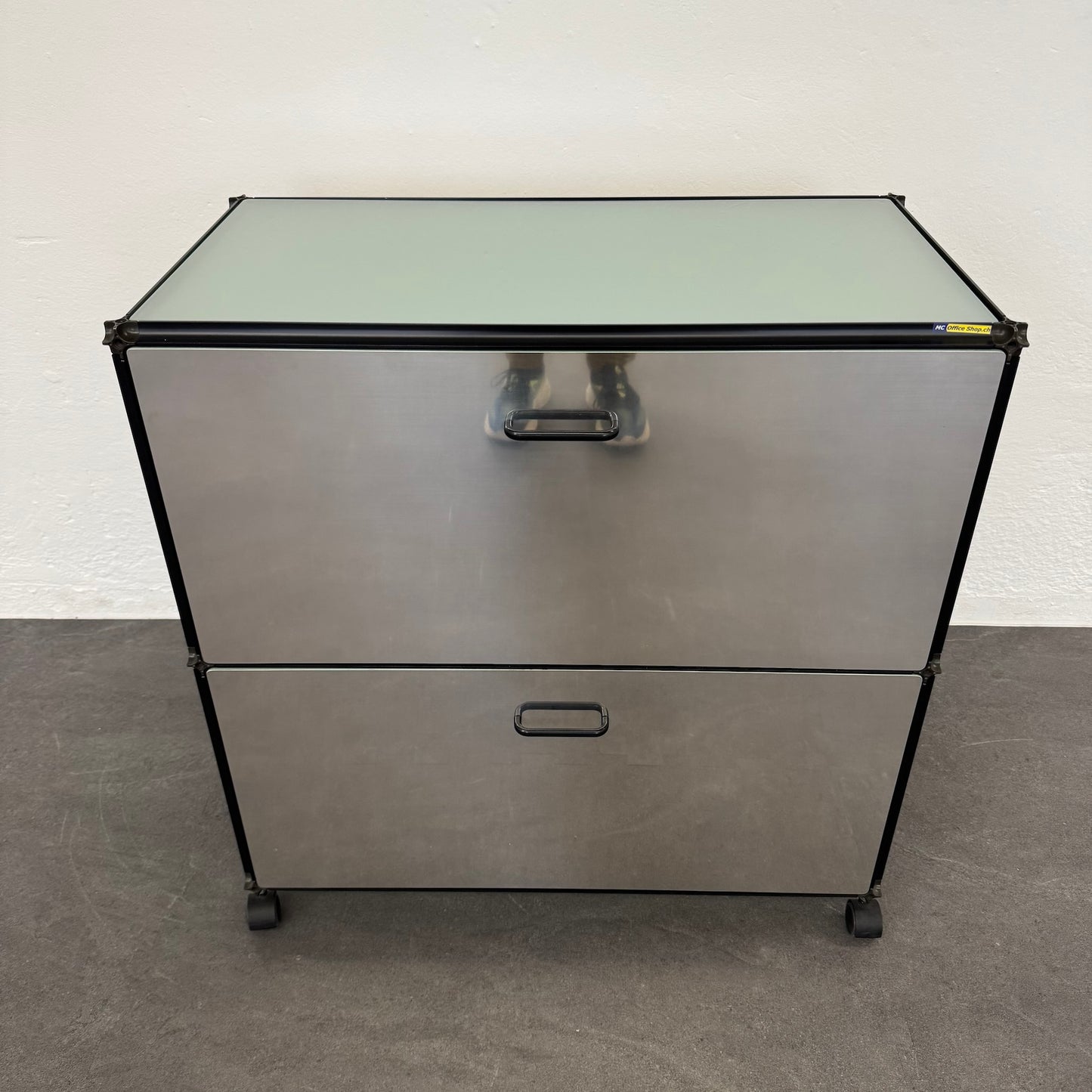Vintage Design Bauhaus Style Sideboard aus Metall und Glas