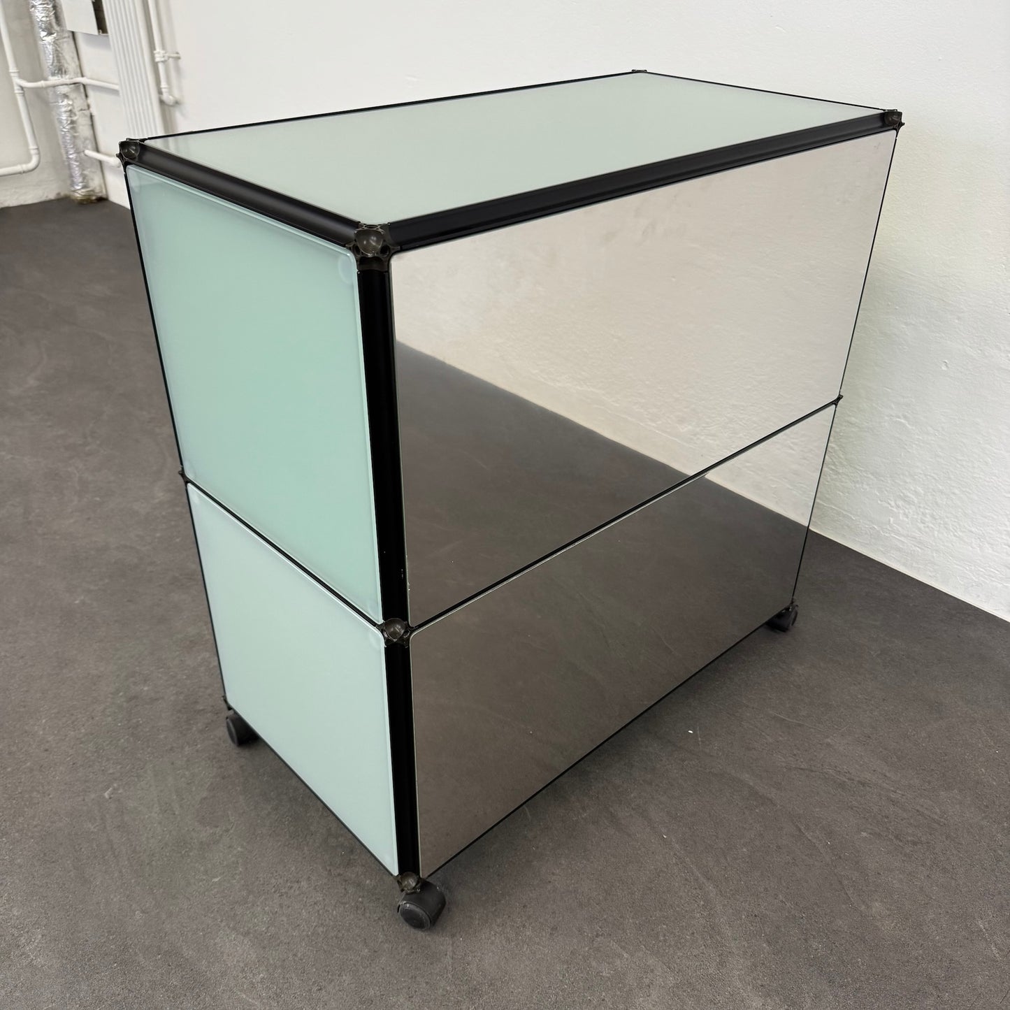 Vintage Design Bauhaus Style Sideboard Ansicht hinten
