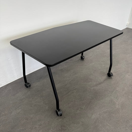 Steelcase Education Roll-Schreibtisch 1400x765mm