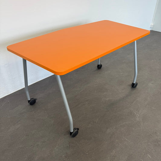 Steelcase Education Roll-Schreibtisch 1400x765mm