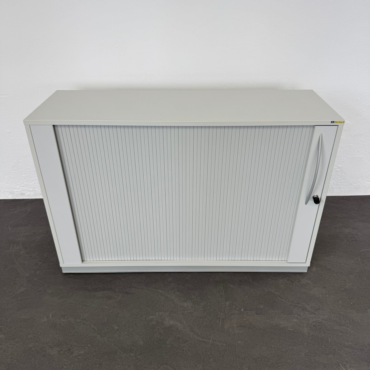Echo Classic Lateralschrankschrank aus Spanplatte Lichtgrau