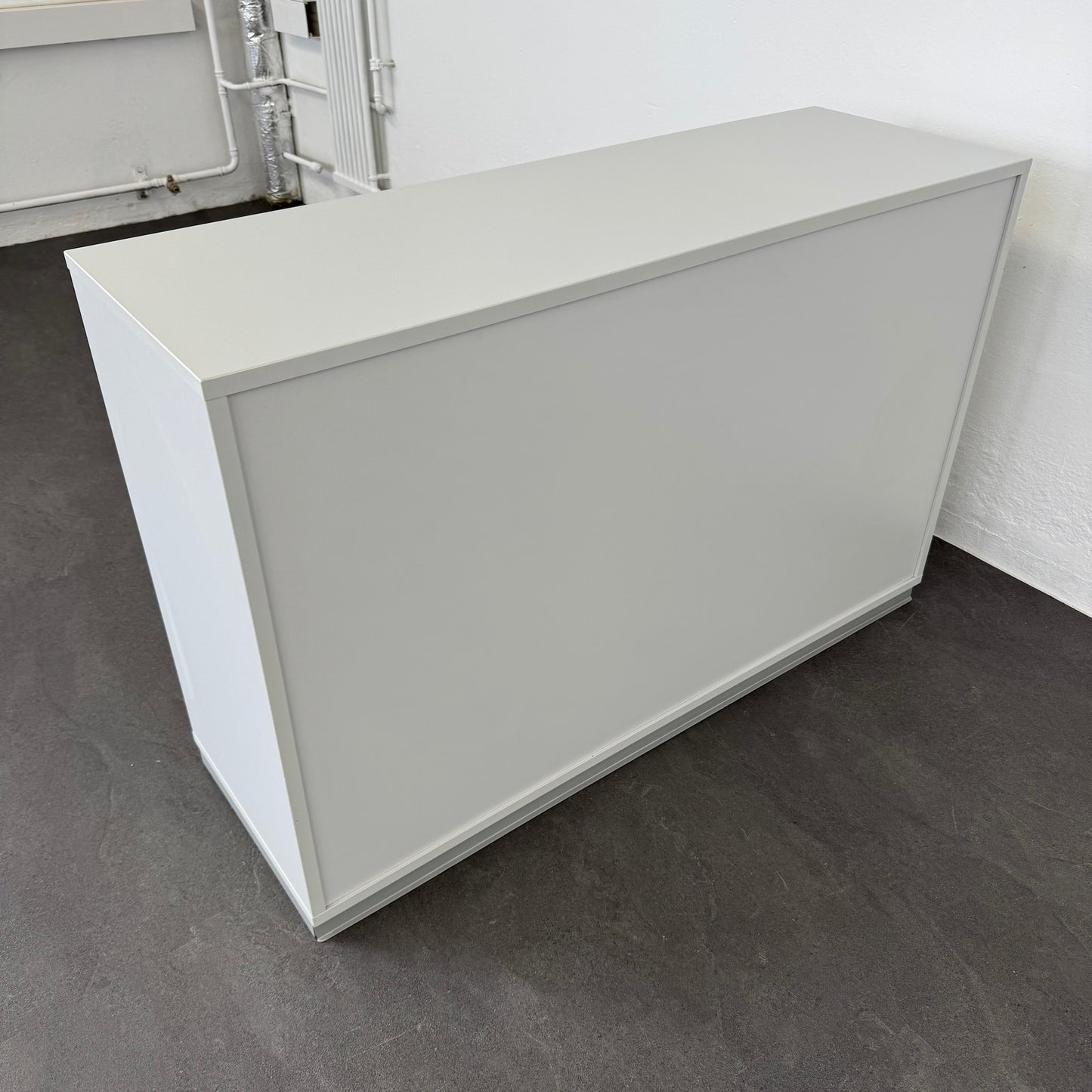 Echo Classic Lateralschrankschrank Ansicht von hinten