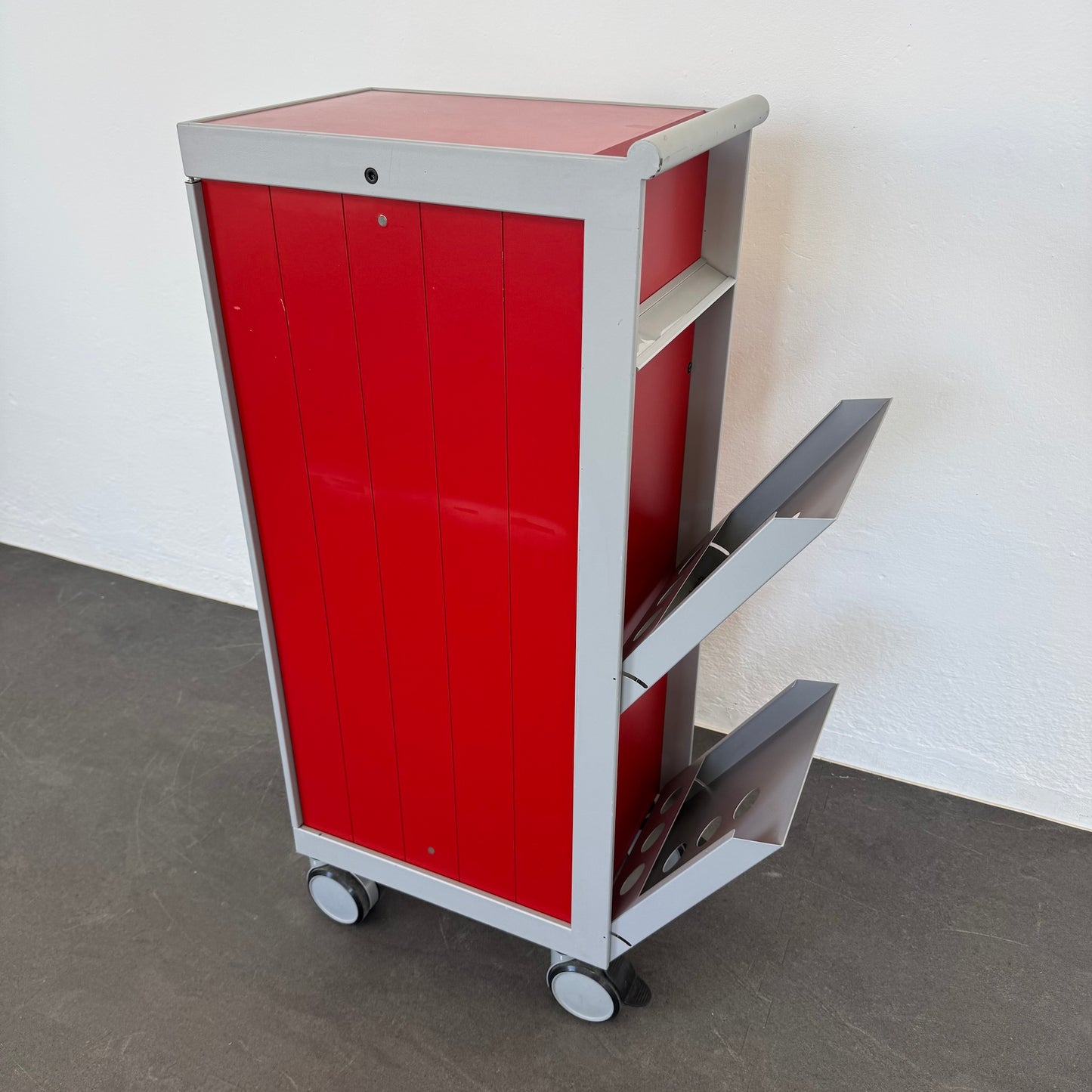 Denz D3 Roll-Caddy mit Postfächer aufgeklappt
