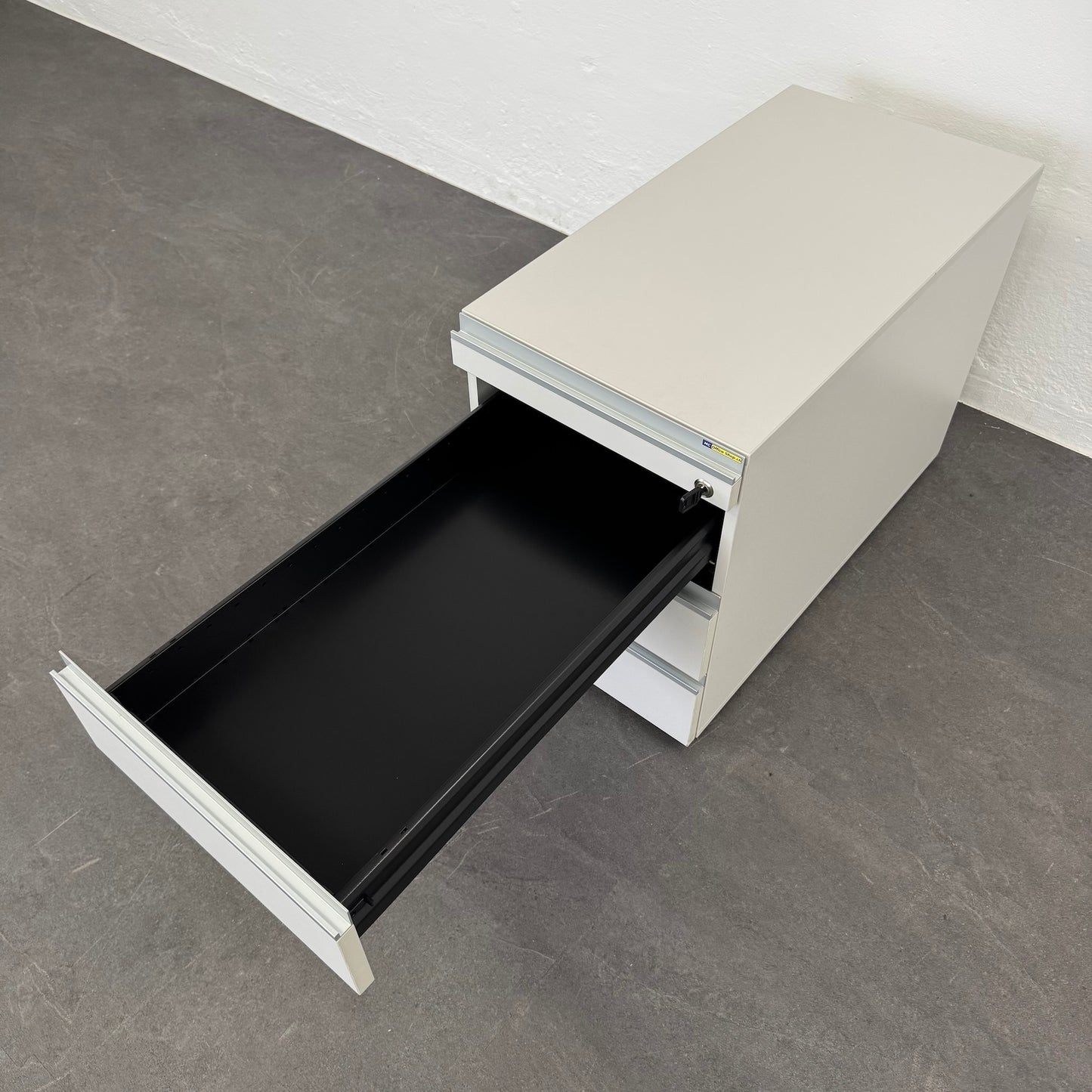 Denz D3 Unterstell-Korpus obere Schublade offen