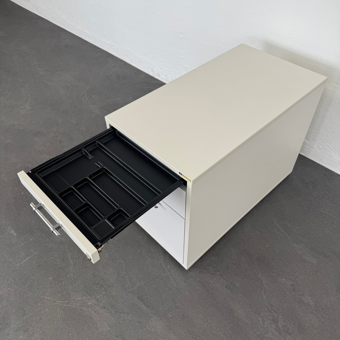 Elan New City Unterstell-Korpus mit Materialschale offen