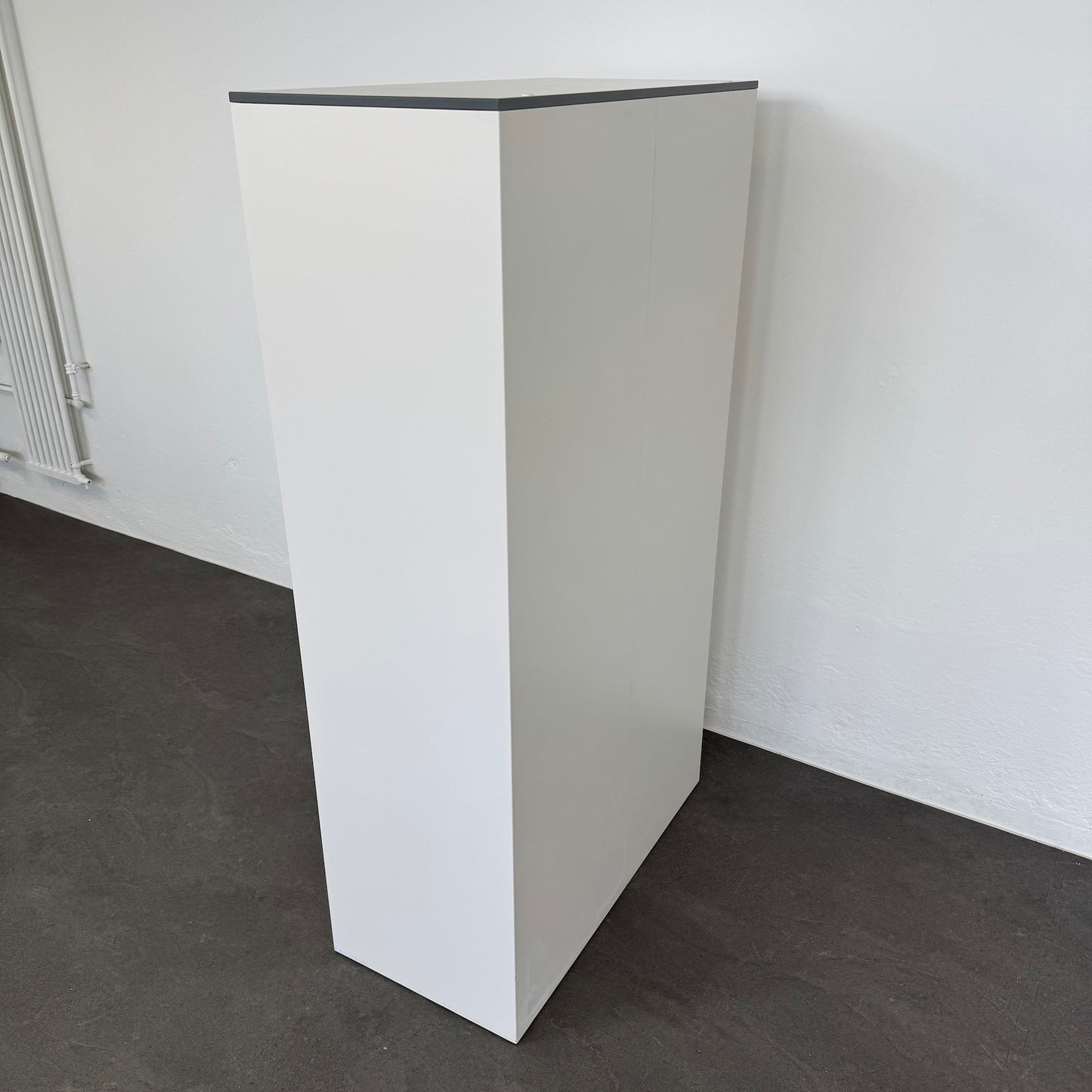 Lista Office Storage Flügeltür-Aktenschrank seitliche Ansicht