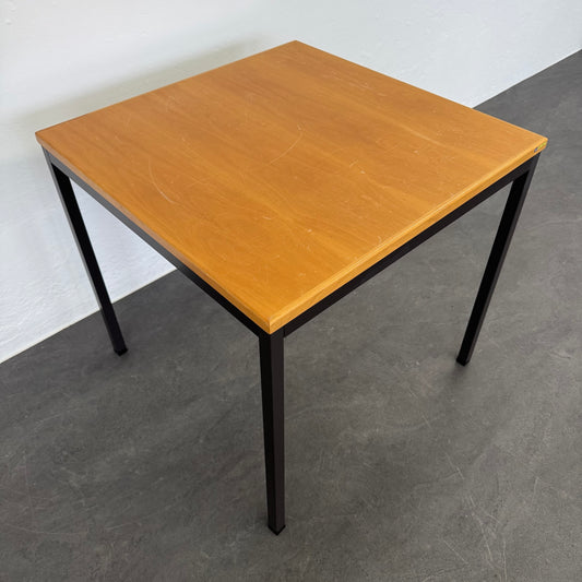 Büro Fürrer Basic Besprechungstisch 800x800mm