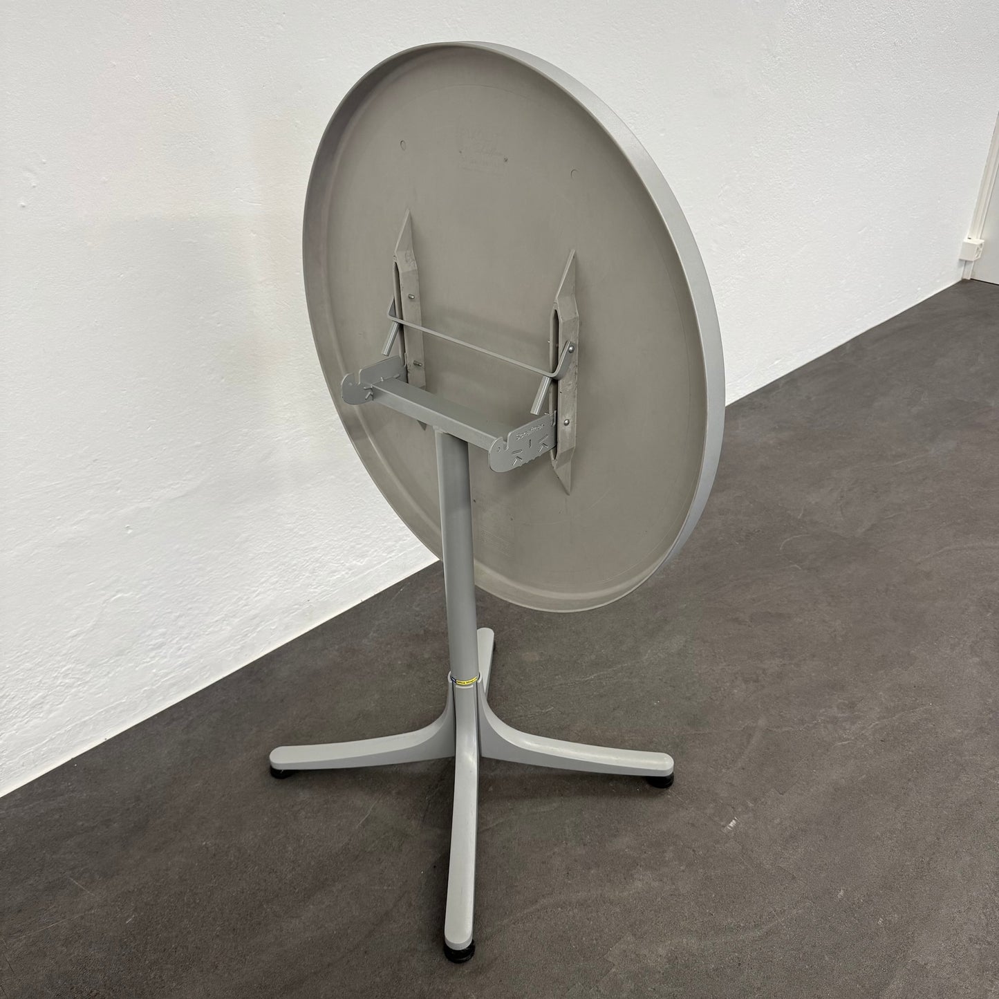 Schaffner Pixolit Gartentisch umgeklappt