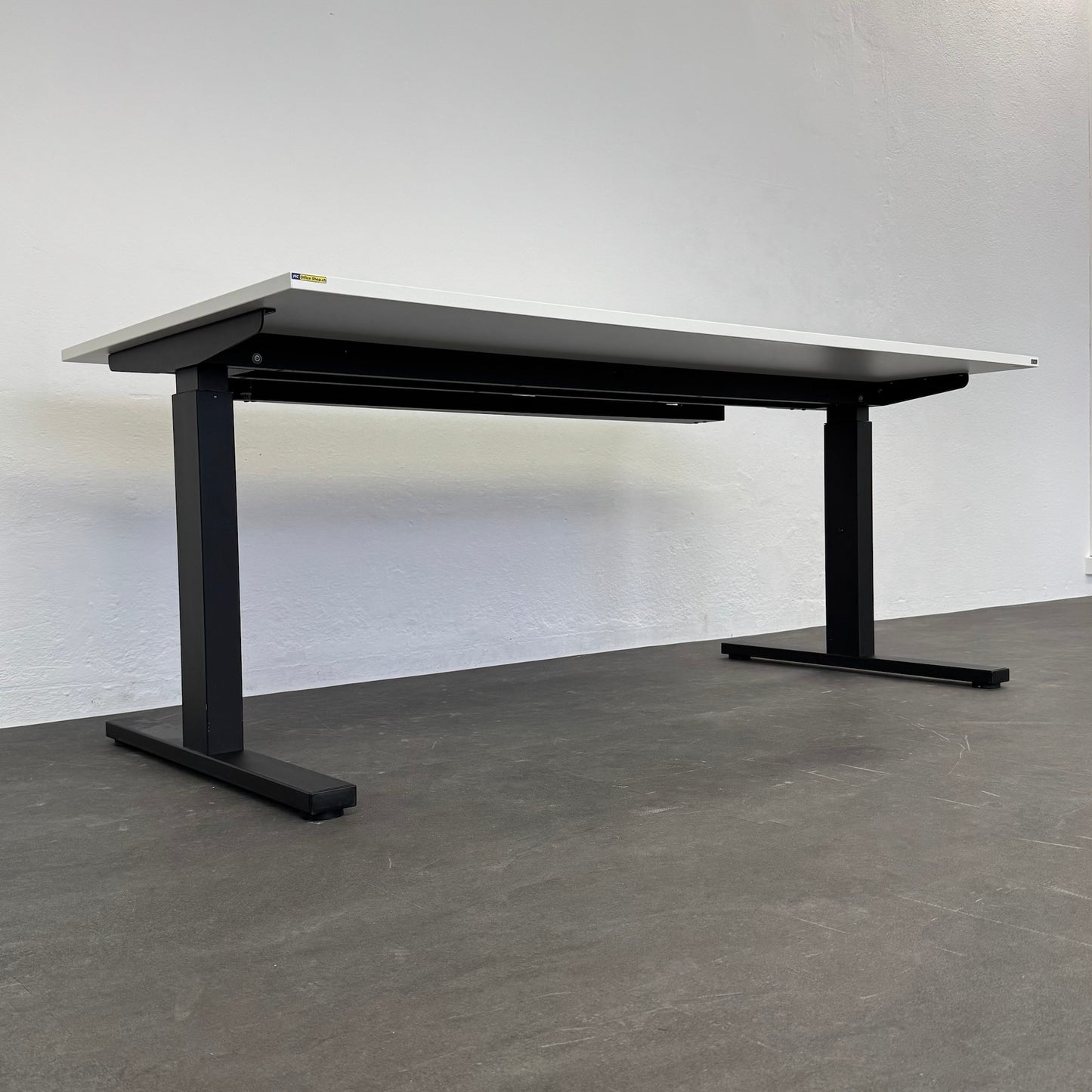 Echo Vario Schreibtisch mit Kabelkanal