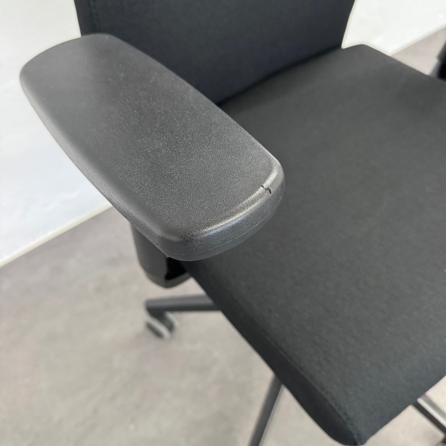 Züco Cubo Bürodrehstuhl Detailfoto Armlehne