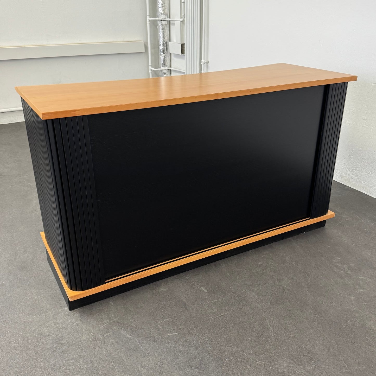 Sitag Ascent Lateralschrank Ansicht von hinten