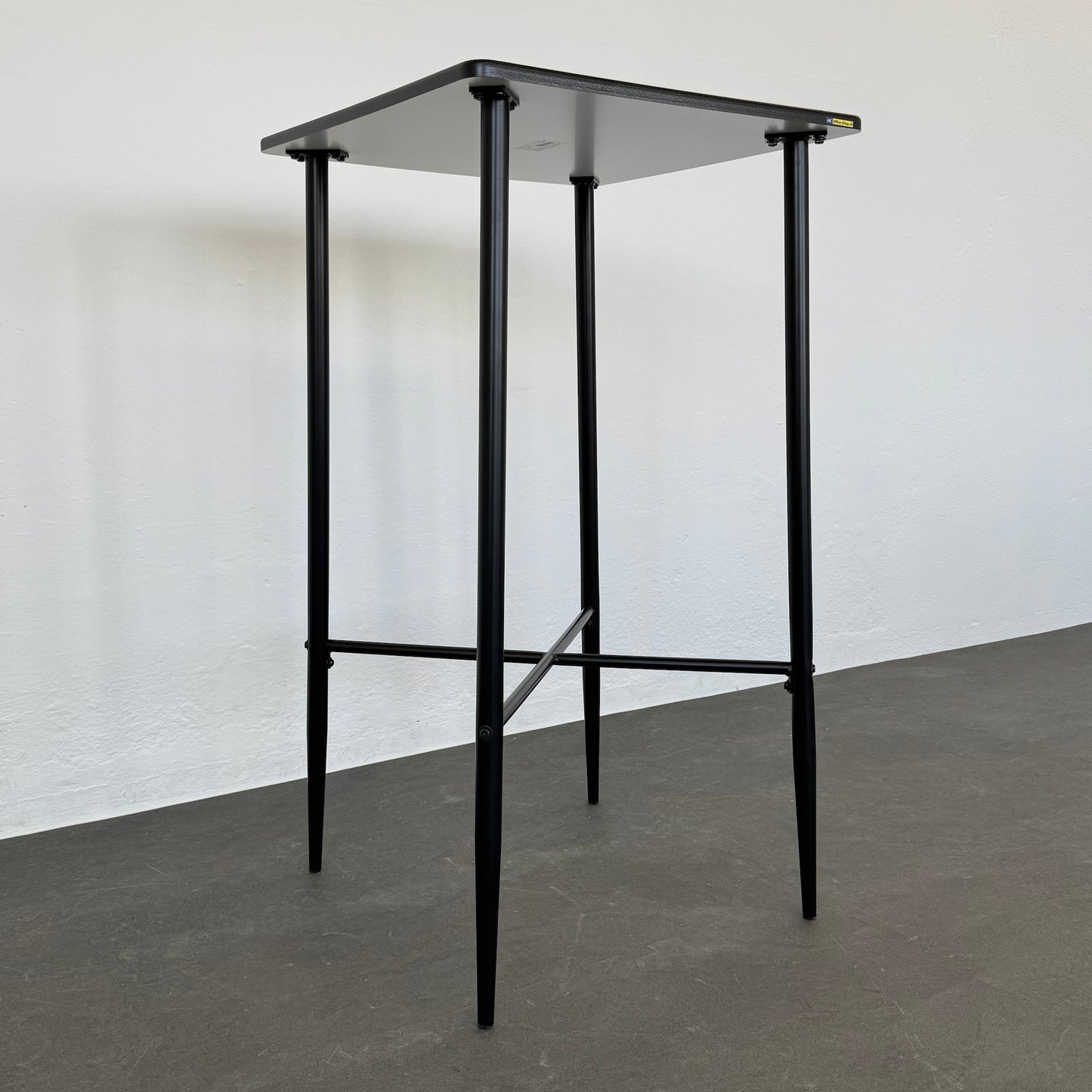 China Design Classic Bistrostehtisch Ansicht seitlich von unten - 6038930