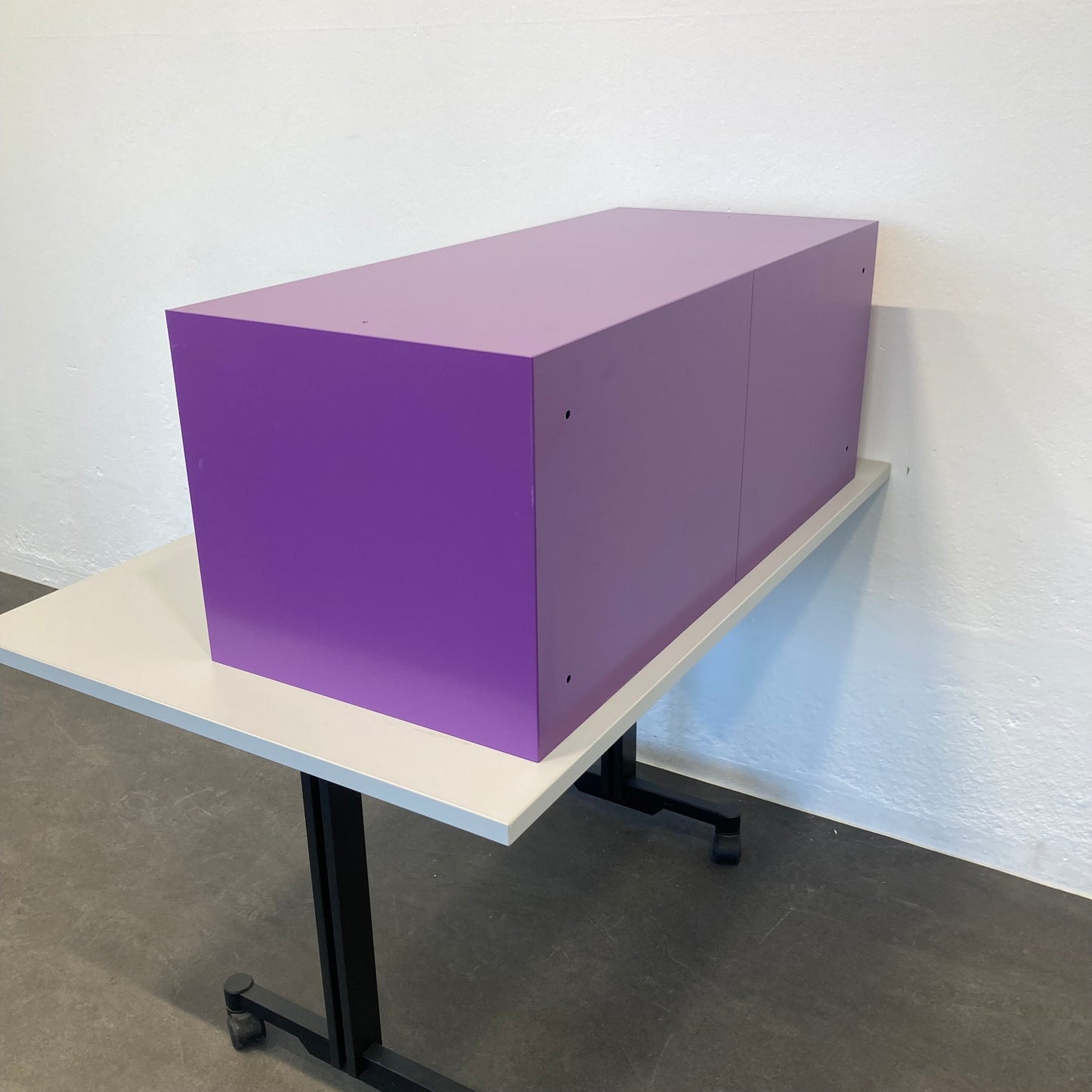 Lista Office LO Locker Violett Ansicht von hinten - 6039004