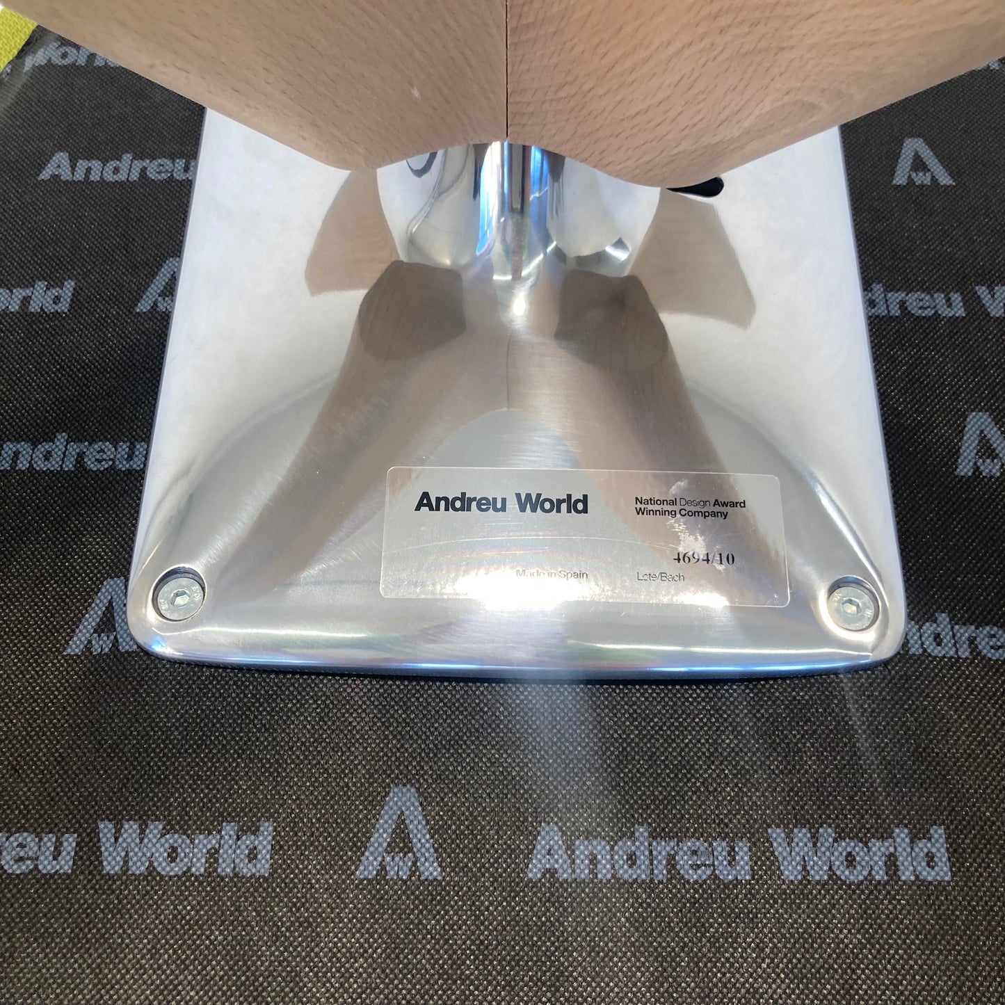 Andreau World Brandy SO2997 Armchair Logo - 6039994