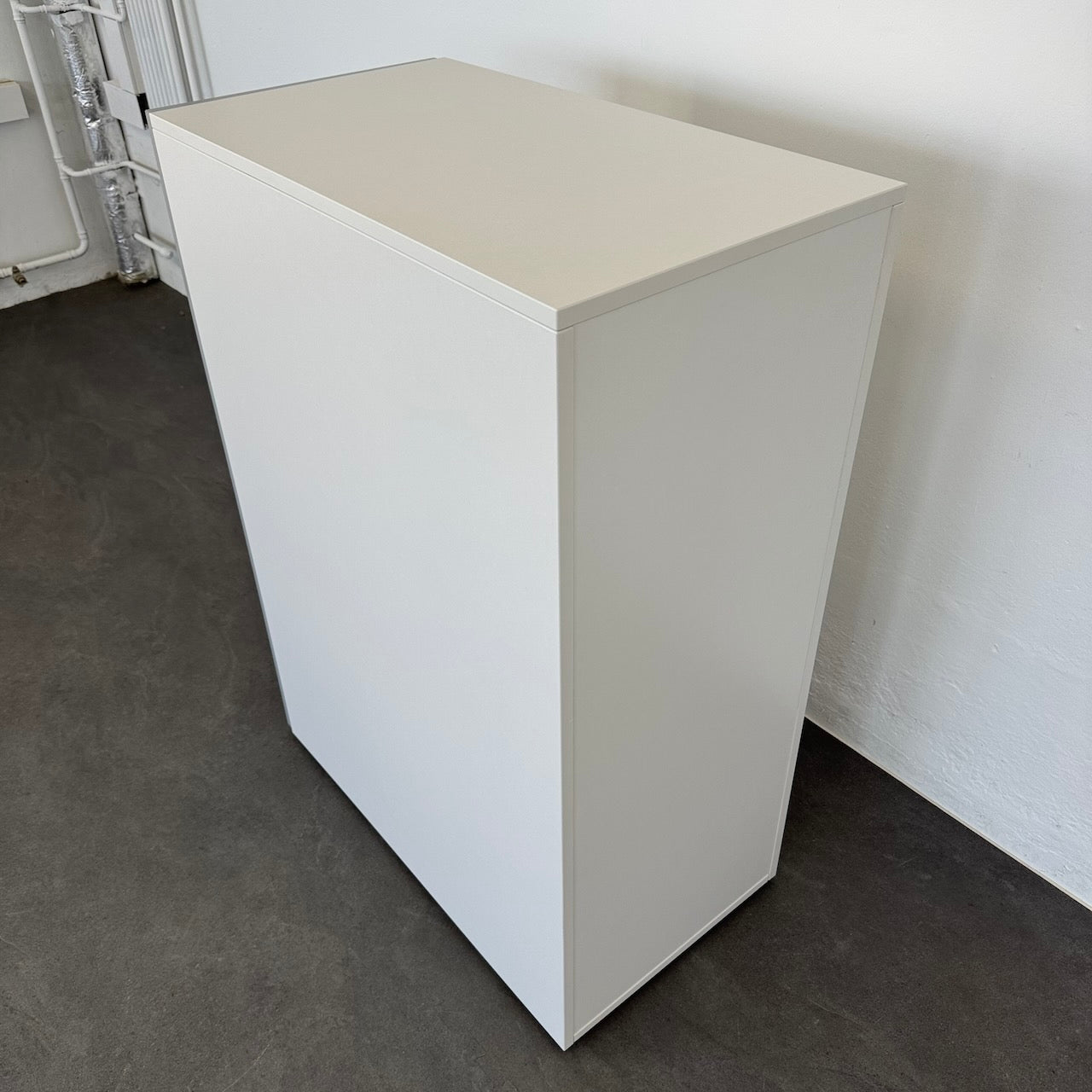 Steelcase Apothekerschrank Öffnung rechts Ansicht von hinten - 6040027