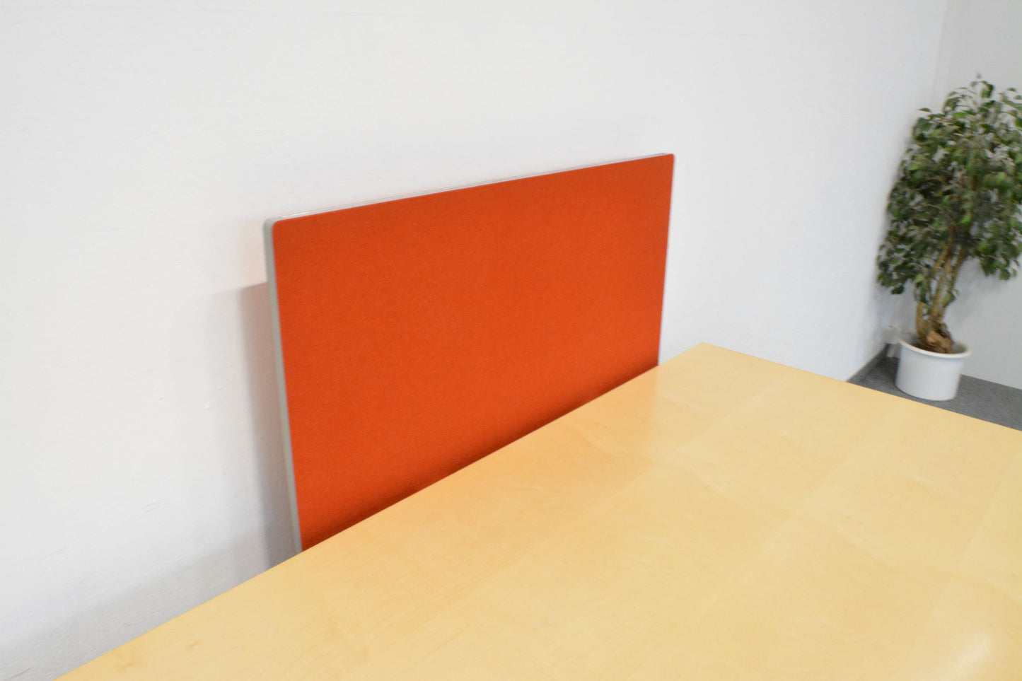 Lista Office Trennwand mit Tischhalterung