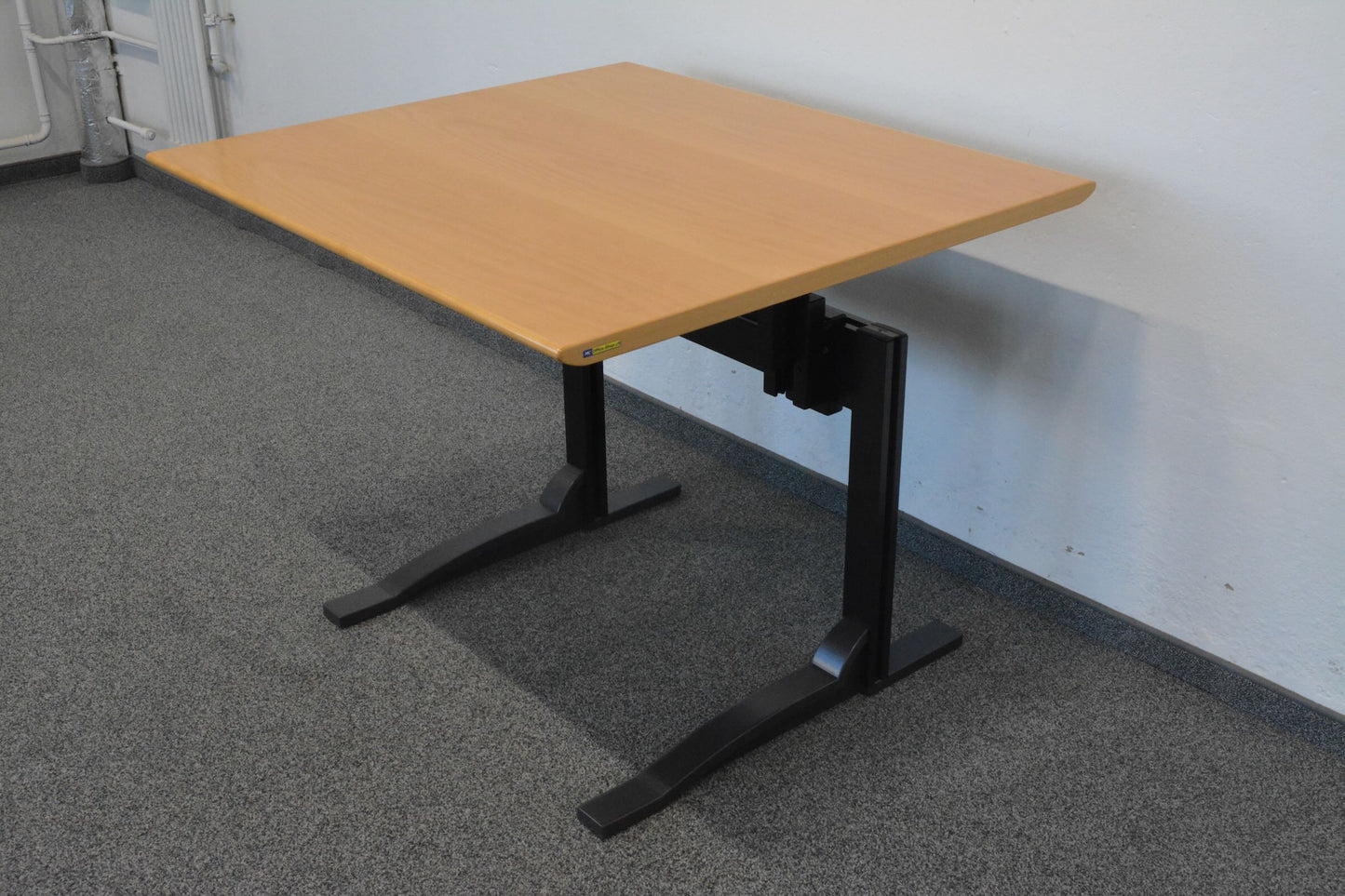 Elan Euroffice Schreibtisch