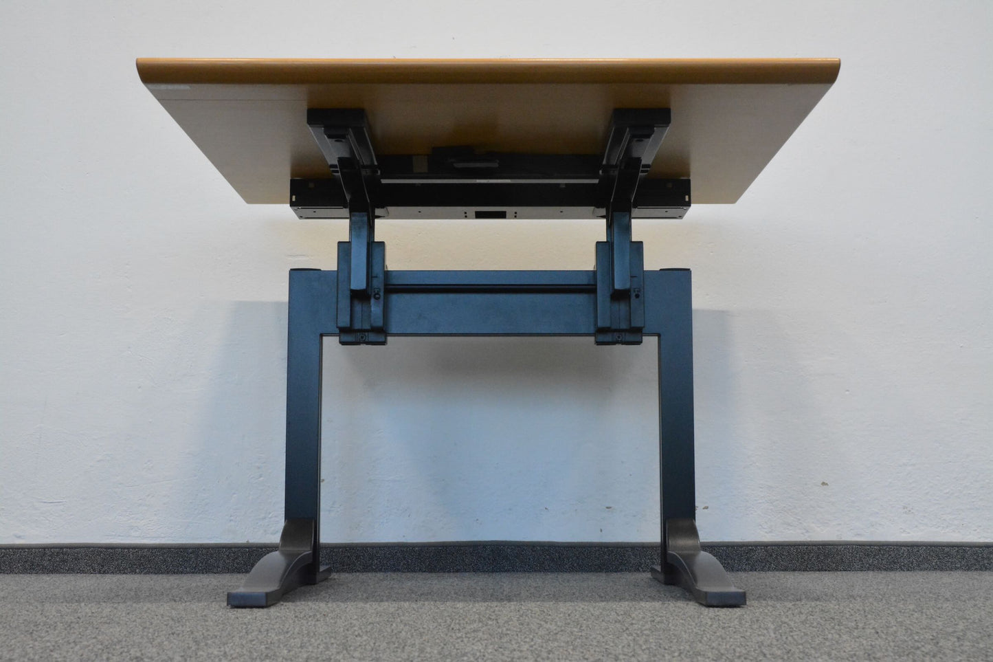 Elan Euroffice Schreibtisch