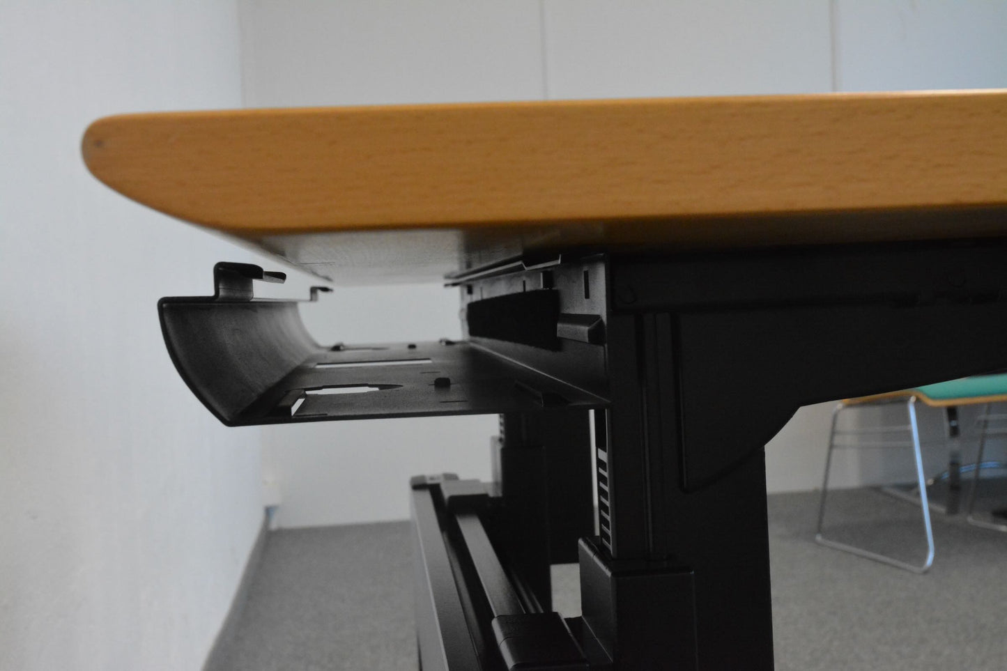 Elan Euroffice Schreibtisch