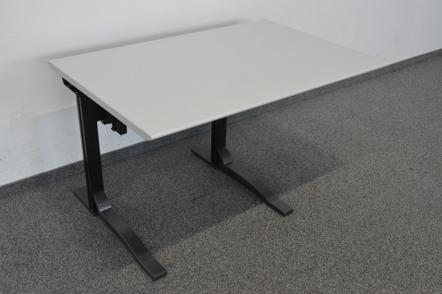 Elan Euroffice Schreibtisch
